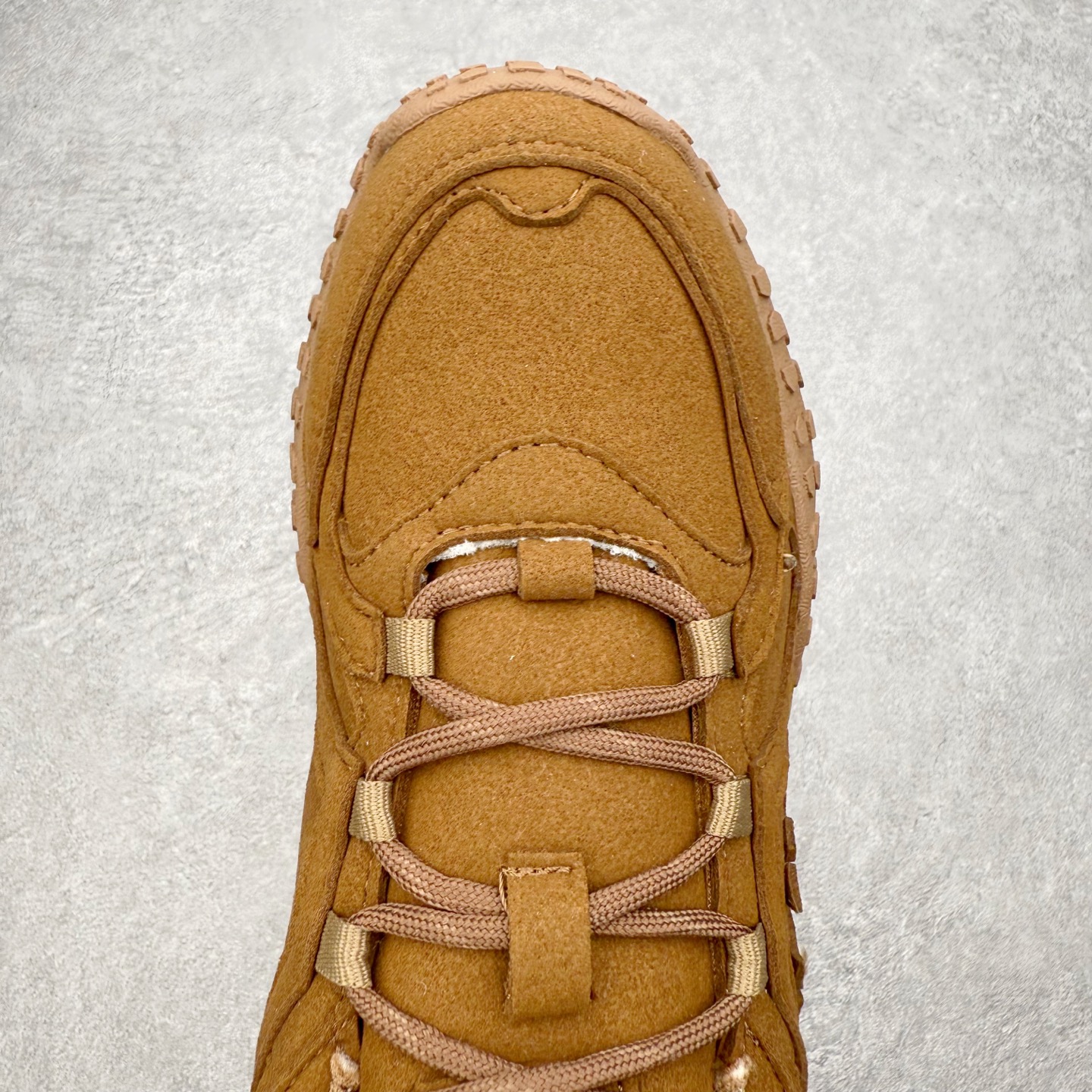 图片[4]-MLB 纽约洋基队合成革休闲舒适复古时尚双色鞋带轻量运动百搭豆豆薄底鞋防滑轻便低帮板鞋 男女同款 MLB是韩国F&F旗下潮流服装品牌，拥有150年历史的经典传统，是街头文化和国际生活方式的领导者。MLB 拥有包括男装、女装、童装、配饰在内的全品类服饰，提供覆盖各性别、各年龄层、From Head to Toe的穿搭装备。其产品结合了韩国的时尚造型与质感，展现了运动服饰也可以兼具时尚潮流的风格。在产品设计上，MLB不仅融合了美国职业棒球大联盟的各当家球队，更结合了棒球运动中的各个元素。尺码：35 36 36.5 37.5 38 38.5 39 40 40.5 41 42 42.5 43 44 44.5 45-选品中心