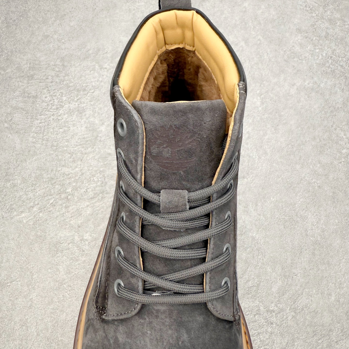 图片[5]-Timberland添柏岚/天伯伦户外中帮休闲大黄靴系列 广东大厂品质 原盒原包装 面料采用意大利🇮🇹顶级磨砂细纹牛皮 搭配防臭防腐真皮乳胶鞋垫 给您完美的穿着体验 质量考究耐穿 型男必备 专治不帅 高品质脚感一流 尺码：38 39 40 41 42 43 44（皮鞋码）-选品中心