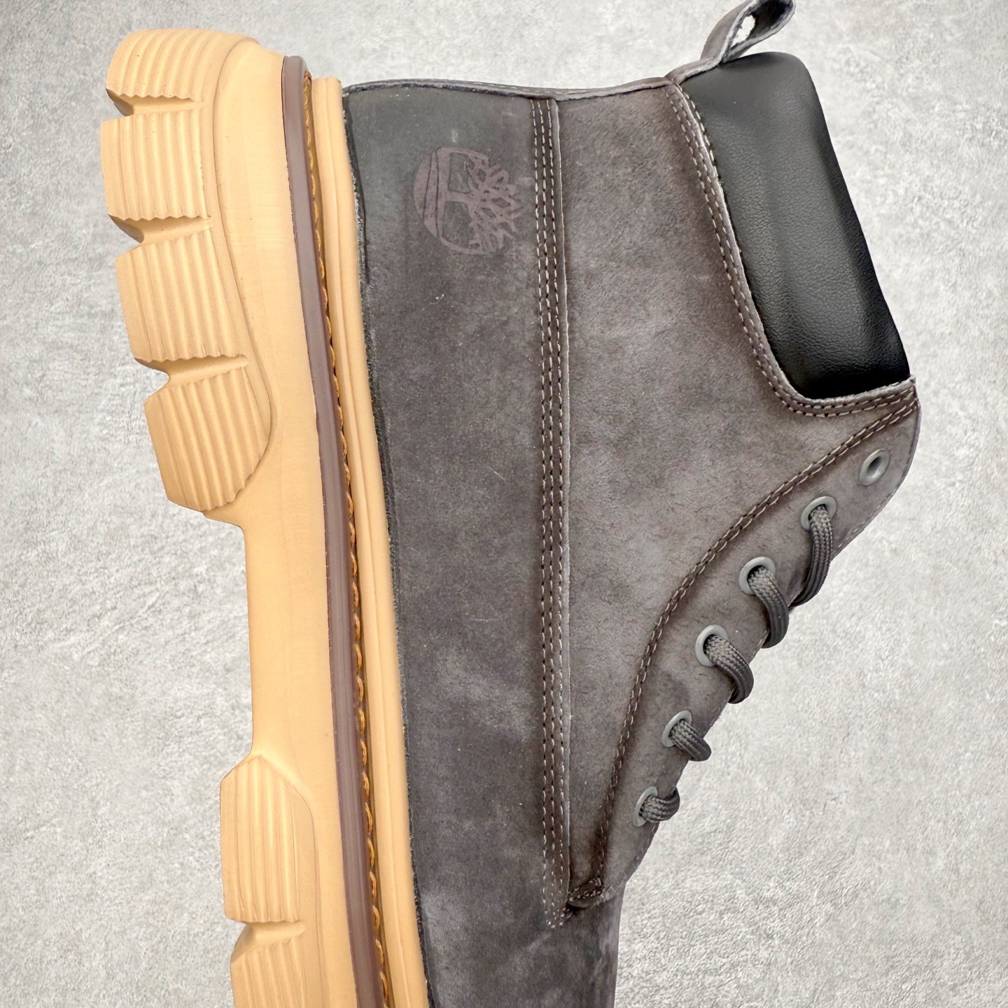 图片[6]-Timberland添柏岚/天伯伦户外中帮休闲大黄靴系列 广东大厂品质 原盒原包装 面料采用意大利🇮🇹顶级磨砂细纹牛皮 搭配防臭防腐真皮乳胶鞋垫 给您完美的穿着体验 质量考究耐穿 型男必备 专治不帅 高品质脚感一流 尺码：38 39 40 41 42 43 44（皮鞋码）-选品中心