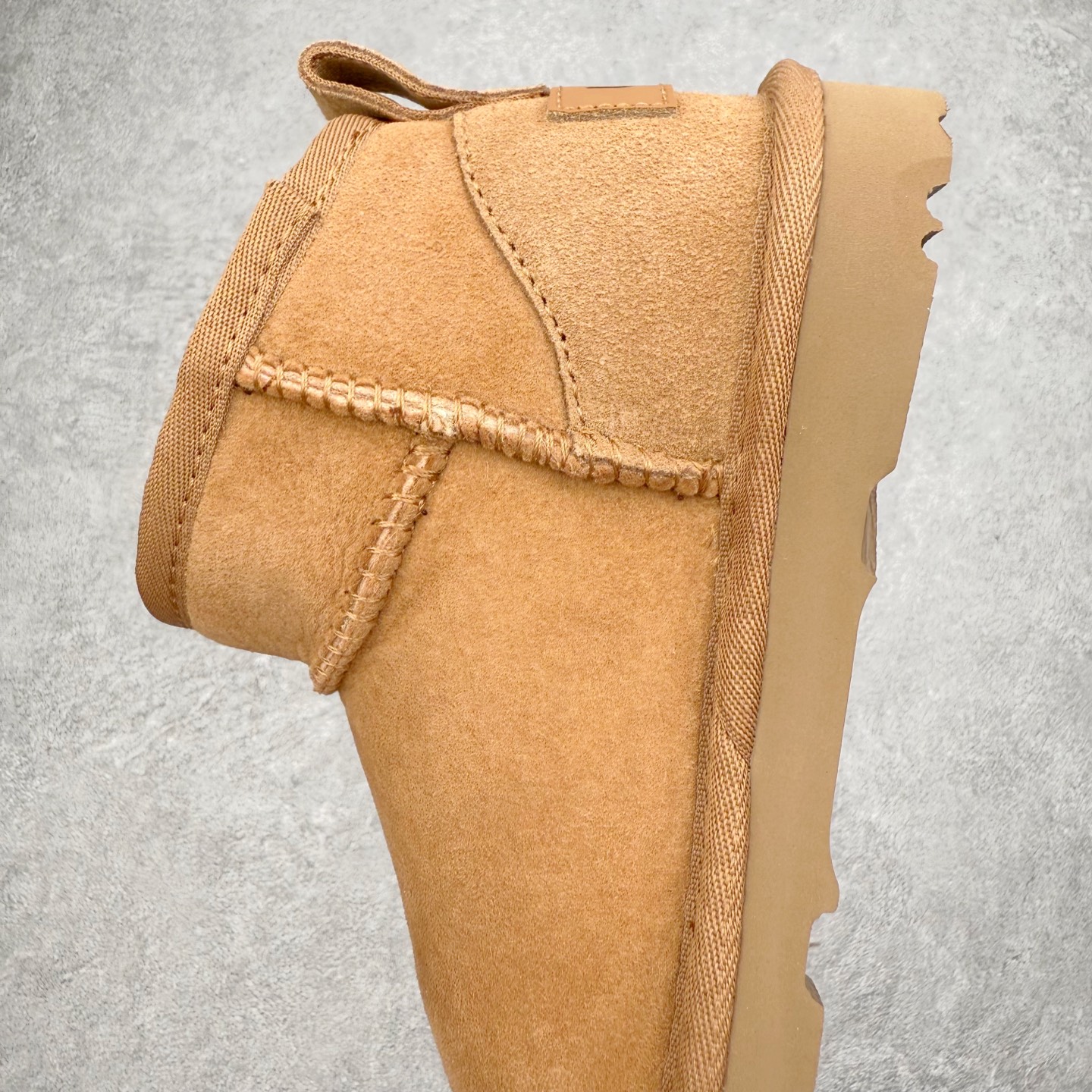 图片[7]-UGG 6109 秋冬经典户外雪地靴童鞋 官方同步包装 检验标 材料采用原厂防污防水皮料 羊毛皮一体 防滑耐磨轻翼大底 保暖性能十足 严寒季节 必属佳品 尺码：28 29 30 31 32 33 34 35-选品中心