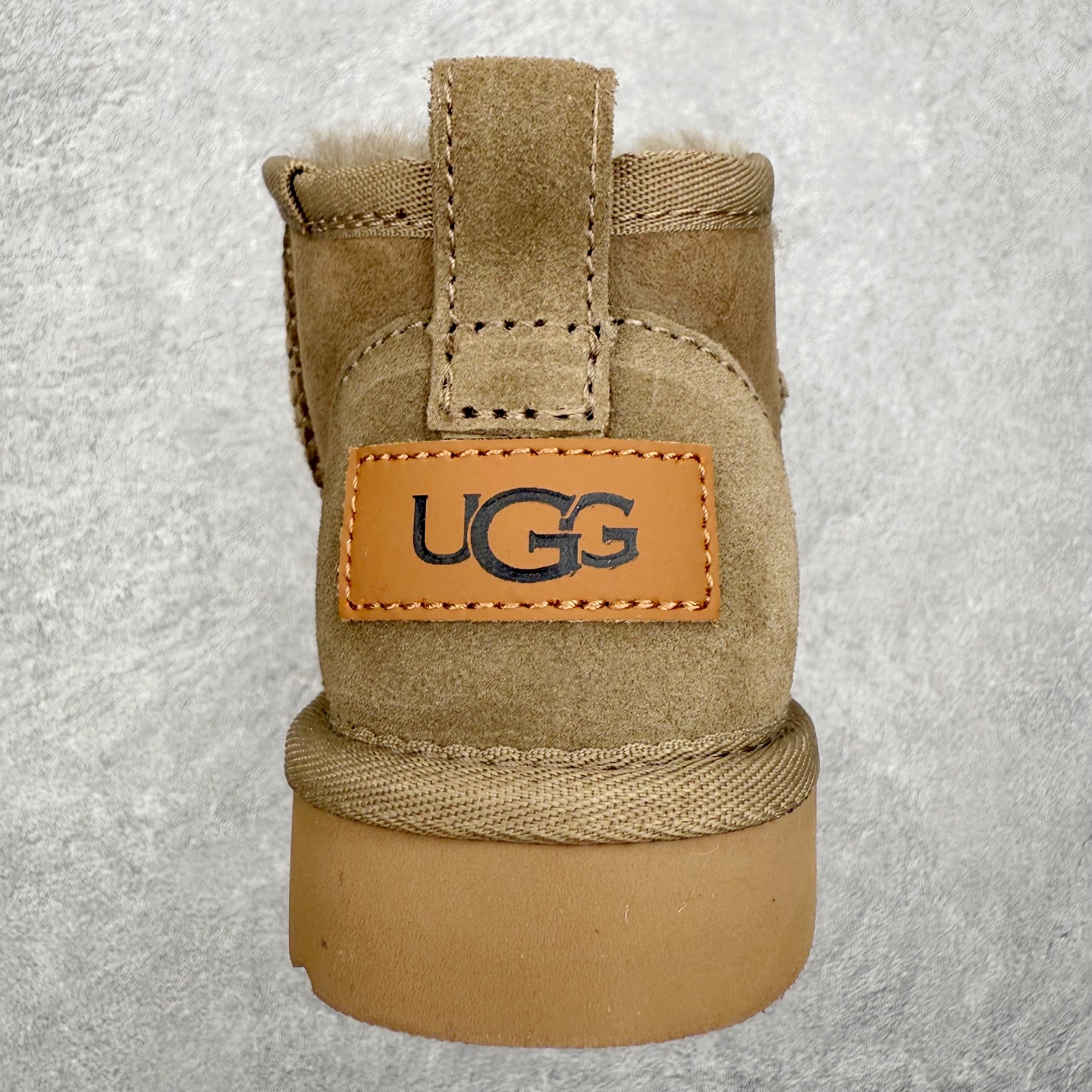 图片[8]-UGG 6109 秋冬经典户外雪地靴童鞋 官方同步包装 检验标 材料采用原厂防污防水皮料 羊毛皮一体 防滑耐磨轻翼大底 保暖性能十足 严寒季节 必属佳品 尺码：28 29 30 31 32 33 34 35-选品中心