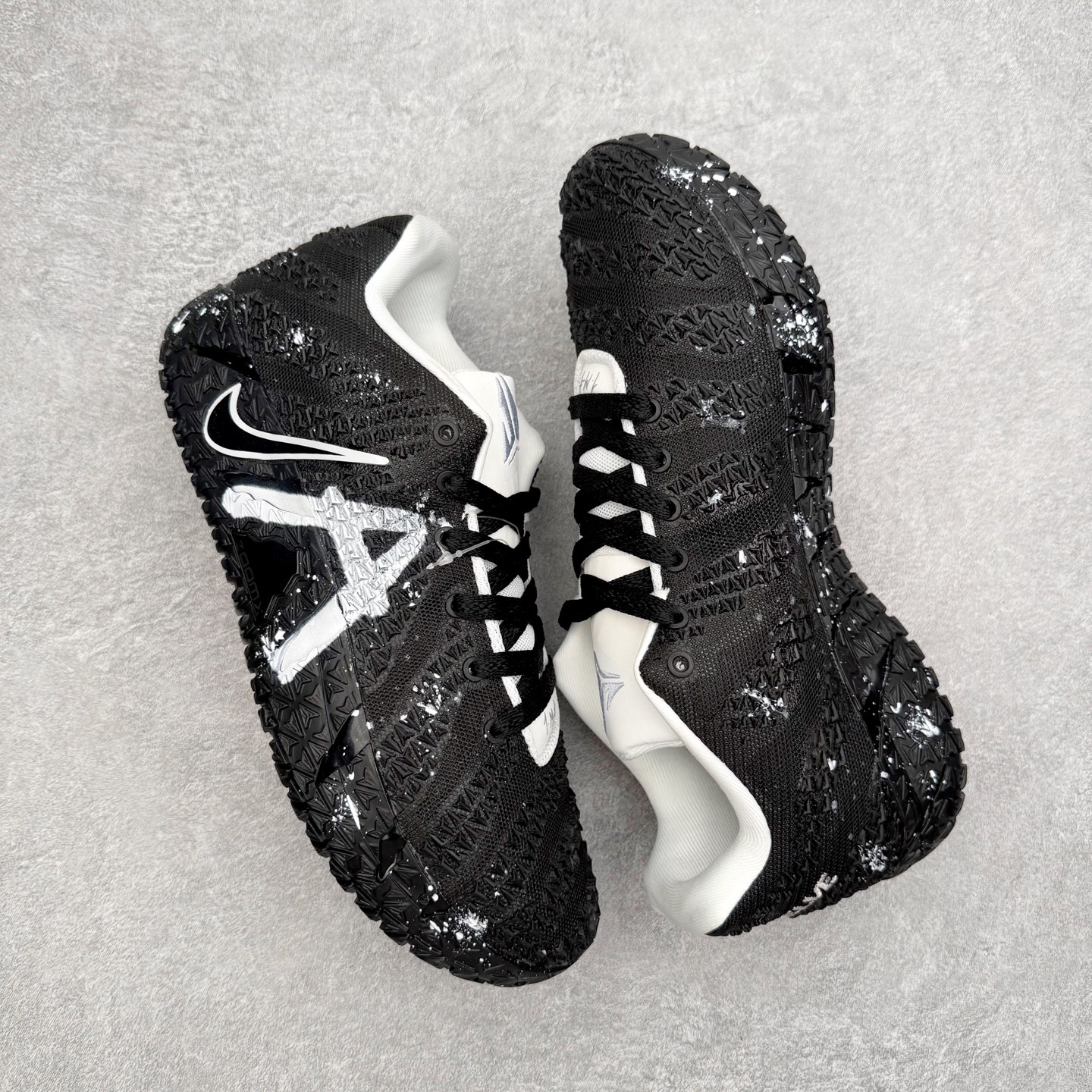 图片[3]-NK JA3 EP 莫兰特三代低帮篮球鞋 以鲜艳明亮的色调脱颖而出。鞋舌上醒目地展示着 “ JA ” 标志，而后跟上的 “ 12 ：AM ” 则以独特的设计呈现。鞋头和鞋舌采用透气运动网布制成，确保舒适耐用。在第一款鞋型的基础上进行了重大升级，采用更为挺拔的鞋口设计，为脚踝带来更佳的包裹与支撑感。侧面独特波纹纹理细节，打破了单调，赋予鞋子灵动与活力的视觉体验。中底部分巧妙借鉴了科比 5 的经典元素，融入斑点细节，增强了整体美学吸引力。实拍调校N版已经零色差零失真 百分百还原实物色彩所见即所得 不存在货不对板色差等低级问题 选购参考实物拍摄 不混卖不参货 只用心做好货严格选品 承诺混一赔十 尺码：40 40.5 41 42 42.5 43 44 44.5 45 46-选品中心