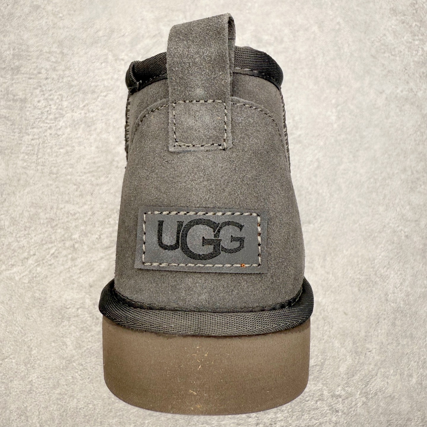 图片[8]-＃福利特价 UGG秋冬经典户外雪地靴 官方同步包装 检验标 材料采用原厂防污防水皮料 羊毛皮一体 防滑耐磨轻翼大底 保暖性能十足 严寒季节 必属佳品 尺码：35 36 37 38 39 40 41 42 43 44 45-选品中心