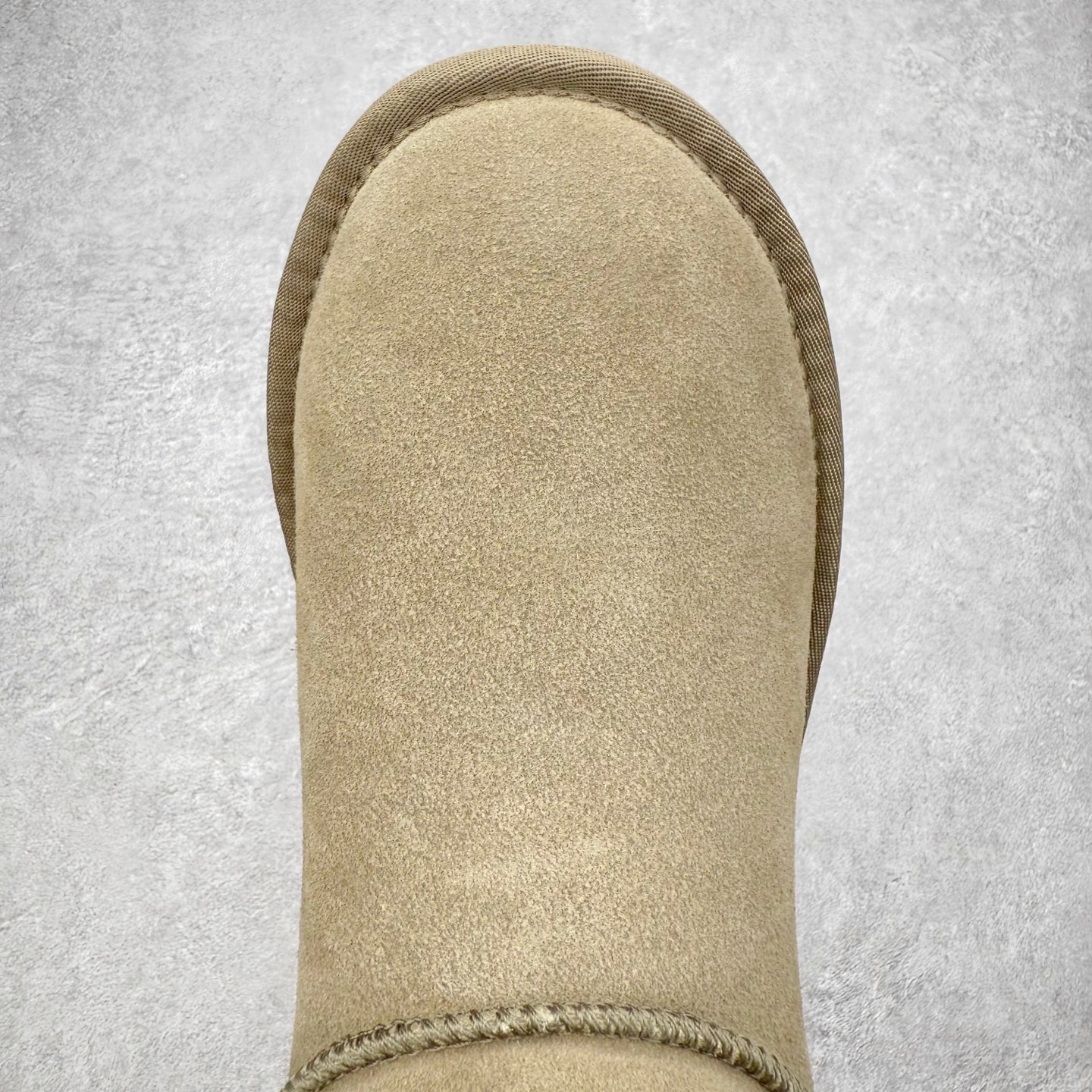 图片[4]-＃福利特价 UGG秋冬经典户外雪地靴 官方同步包装 检验标 材料采用原厂防污防水皮料 羊毛皮一体 防滑耐磨轻翼大底 保暖性能十足 严寒季节 必属佳品 尺码：35 36 37 38 39 40 41 42 43 44 45-选品中心