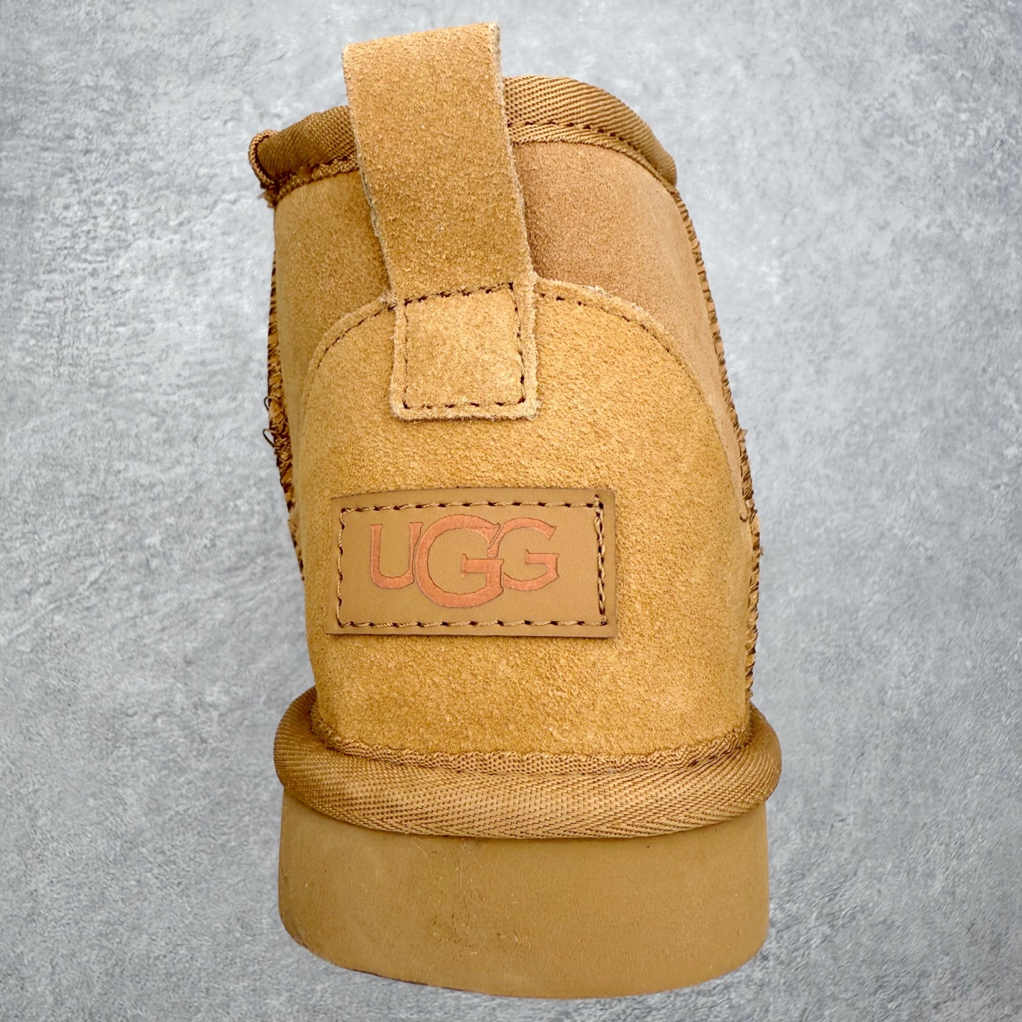 图片[8]-＃福利特价 UGG秋冬经典户外雪地靴 官方同步包装 检验标 材料采用原厂防污防水皮料 羊毛皮一体 防滑耐磨轻翼大底 保暖性能十足 严寒季节 必属佳品 尺码：35 36 37 38 39 40 41 42 43 44 45-选品中心