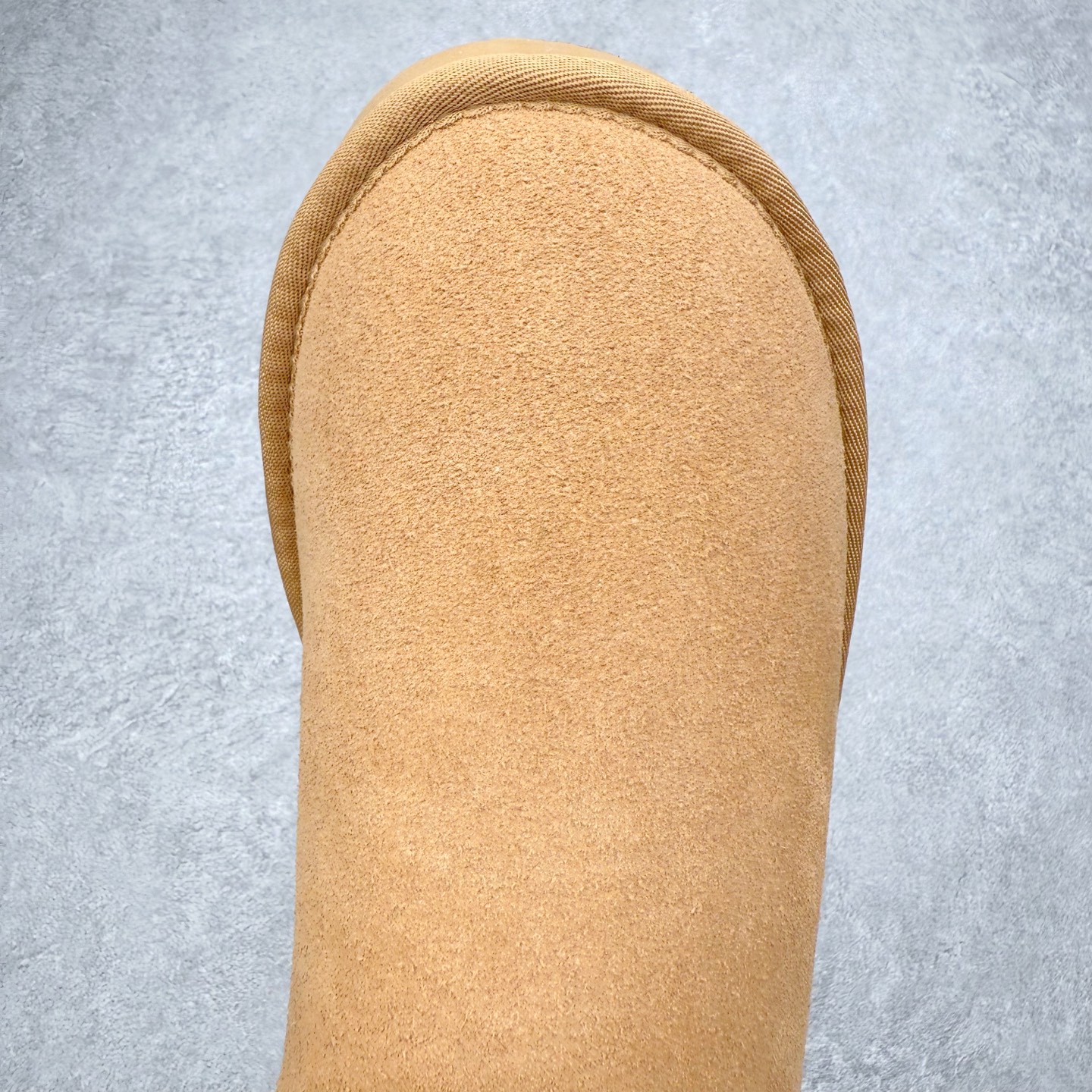 图片[4]-＃福利特价 UGG秋冬经典户外雪地靴 官方同步包装 检验标 材料采用原厂防污防水皮料 羊毛皮一体 防滑耐磨轻翼大底 保暖性能十足 严寒季节 必属佳品 尺码：35 36 37 38 39 40 41 42 43 44 45-选品中心