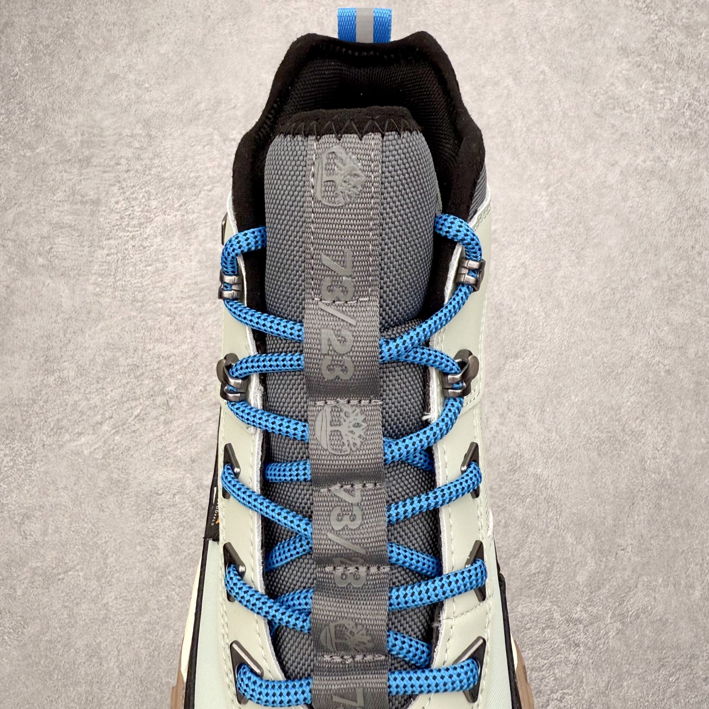 图片[5]-Timberland Greenstride Motion 6 添柏岚防滑耐磨低帮户外功能鞋 简约大方的造型设计，给人以随性休闲的时尚格调，穿着舒适轻便，运动灵活自如，满足日常个性穿搭。Timberland户外品牌最早成立于1918年的美国波士顿，它的成功故事就从第一双防水皮靴Yellow Boots开始。这双具备完全防水机能的靴子瞬间广受好评，他那独创又不失古典的款式，以及大胆使用黄色的崭新风格，吸引了广大消费者的目光。现今仍不改其原有风貌的这双黄靴，就是火遍全球的“大黄靴”。Timberland的高端工艺、实穿耐用等特点让他拥有绝对鞋界地位。尺码：40 41 41.5 42 43 43.5 44 44.5 45 45.5 46-选品中心