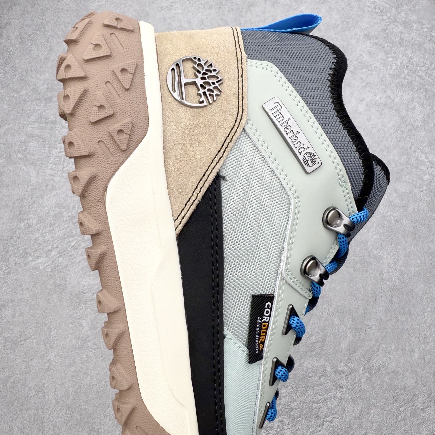 图片[6]-Timberland Greenstride Motion 6 添柏岚防滑耐磨低帮户外功能鞋 简约大方的造型设计，给人以随性休闲的时尚格调，穿着舒适轻便，运动灵活自如，满足日常个性穿搭。Timberland户外品牌最早成立于1918年的美国波士顿，它的成功故事就从第一双防水皮靴Yellow Boots开始。这双具备完全防水机能的靴子瞬间广受好评，他那独创又不失古典的款式，以及大胆使用黄色的崭新风格，吸引了广大消费者的目光。现今仍不改其原有风貌的这双黄靴，就是火遍全球的“大黄靴”。Timberland的高端工艺、实穿耐用等特点让他拥有绝对鞋界地位。尺码：40 41 41.5 42 43 43.5 44 44.5 45 45.5 46-选品中心