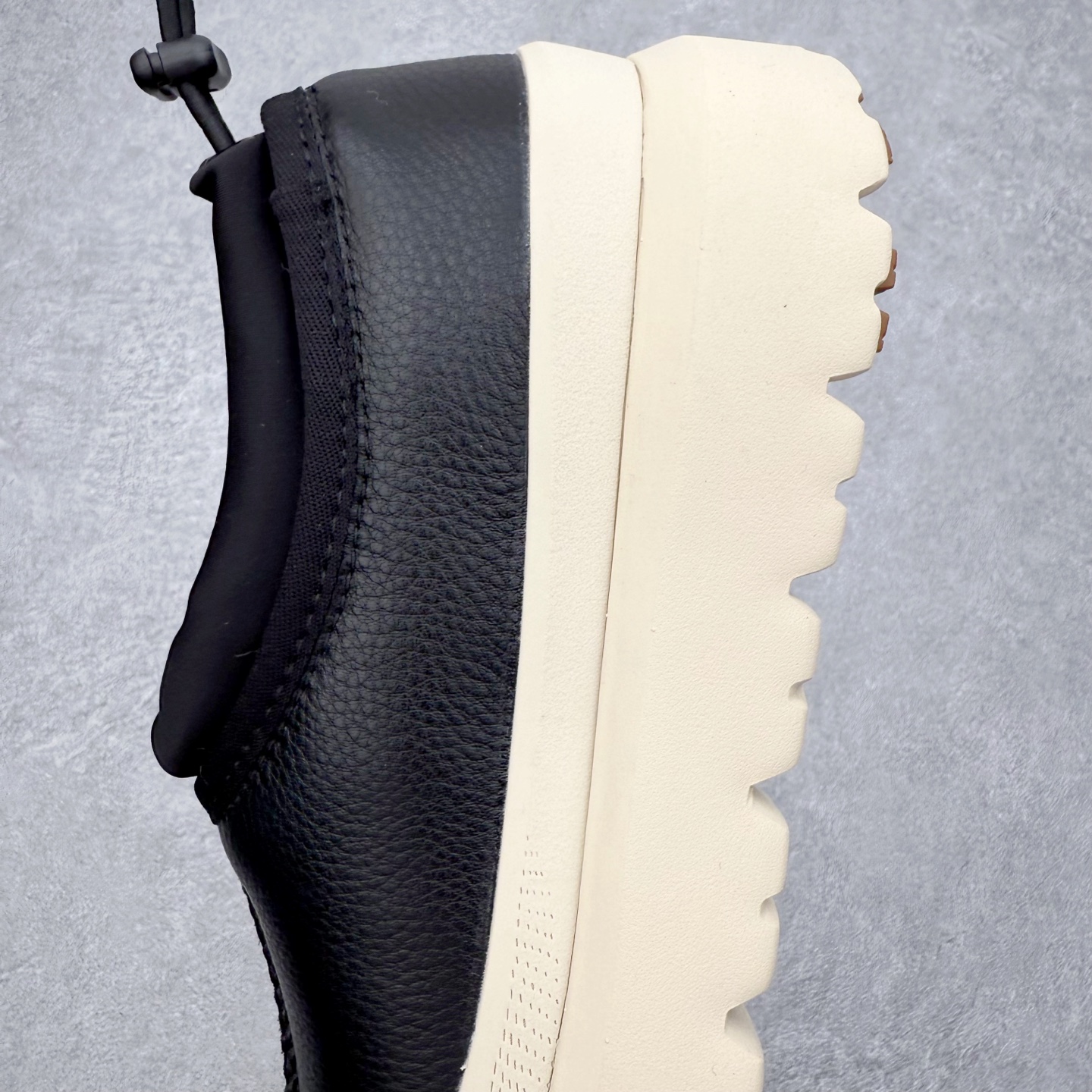 图片[7]-＃SP原厂 UGG 4096 塔斯曼高帮秋冬羊皮毛一体雪地靴 全鞋采用ZP同厂 隆丰A级澳洲进口羊皮毛一体 品牌代工厂生产线 完全遵循ZP工艺流程 代工厂原厂版师 秉承无原鞋不开发选择 注重每一处细节 市面最正版型 TREADLITE\\\”轻翼\\\”科技外底 轻便/耐用/柔韧/桩型【售后郑重承诺】一个月内若出现重大脱胶/断底等质量问题 直接为您换新！尺码：35 36 37 38 39 40 41 42 43-选品中心