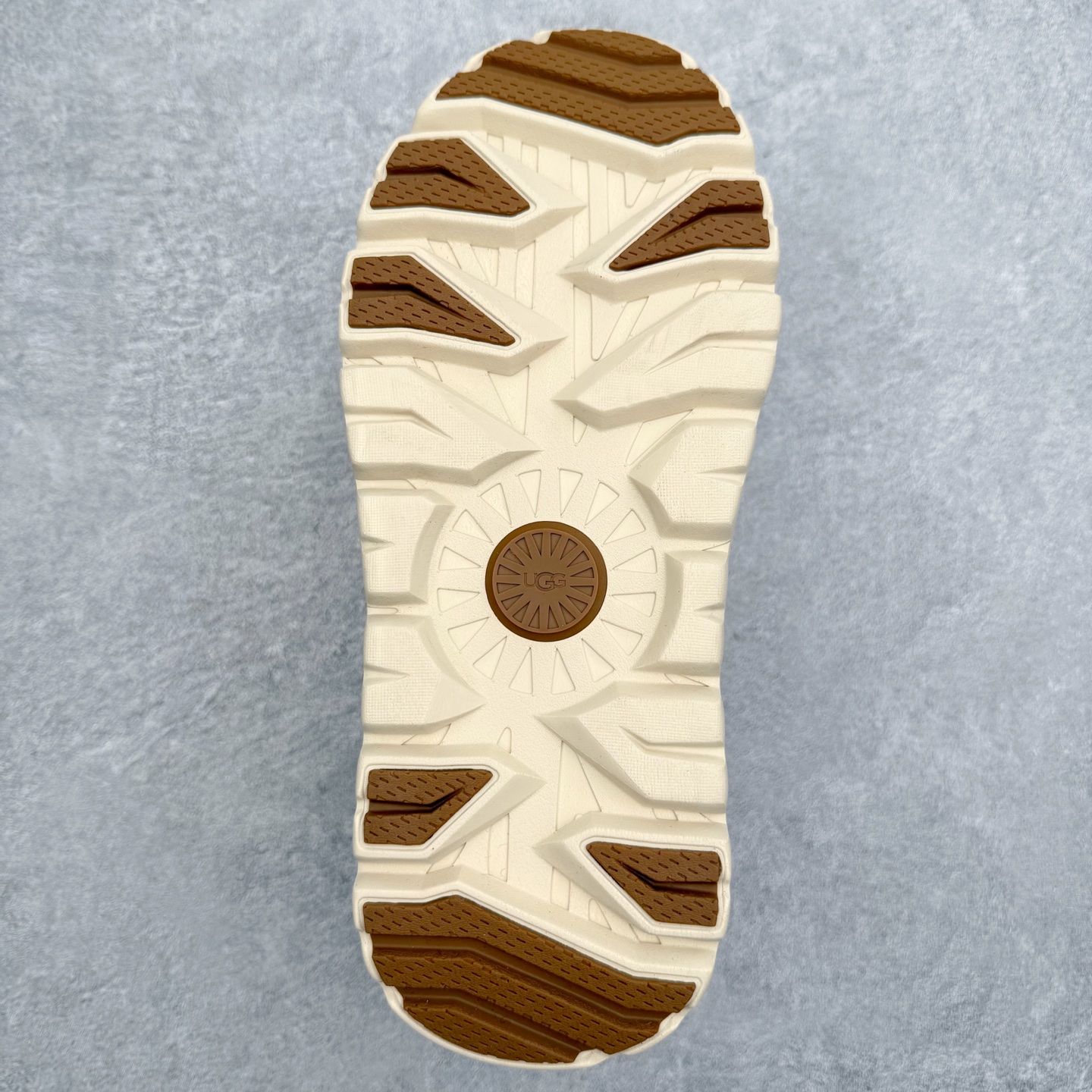 图片[9]-＃SP原厂 UGG 4096 塔斯曼高帮秋冬羊皮毛一体雪地靴 全鞋采用ZP同厂 隆丰A级澳洲进口羊皮毛一体 品牌代工厂生产线 完全遵循ZP工艺流程 代工厂原厂版师 秉承无原鞋不开发选择 注重每一处细节 市面最正版型 TREADLITE\\\”轻翼\\\”科技外底 轻便/耐用/柔韧/桩型【售后郑重承诺】一个月内若出现重大脱胶/断底等质量问题 直接为您换新！尺码：35 36 37 38 39 40 41 42 43-选品中心