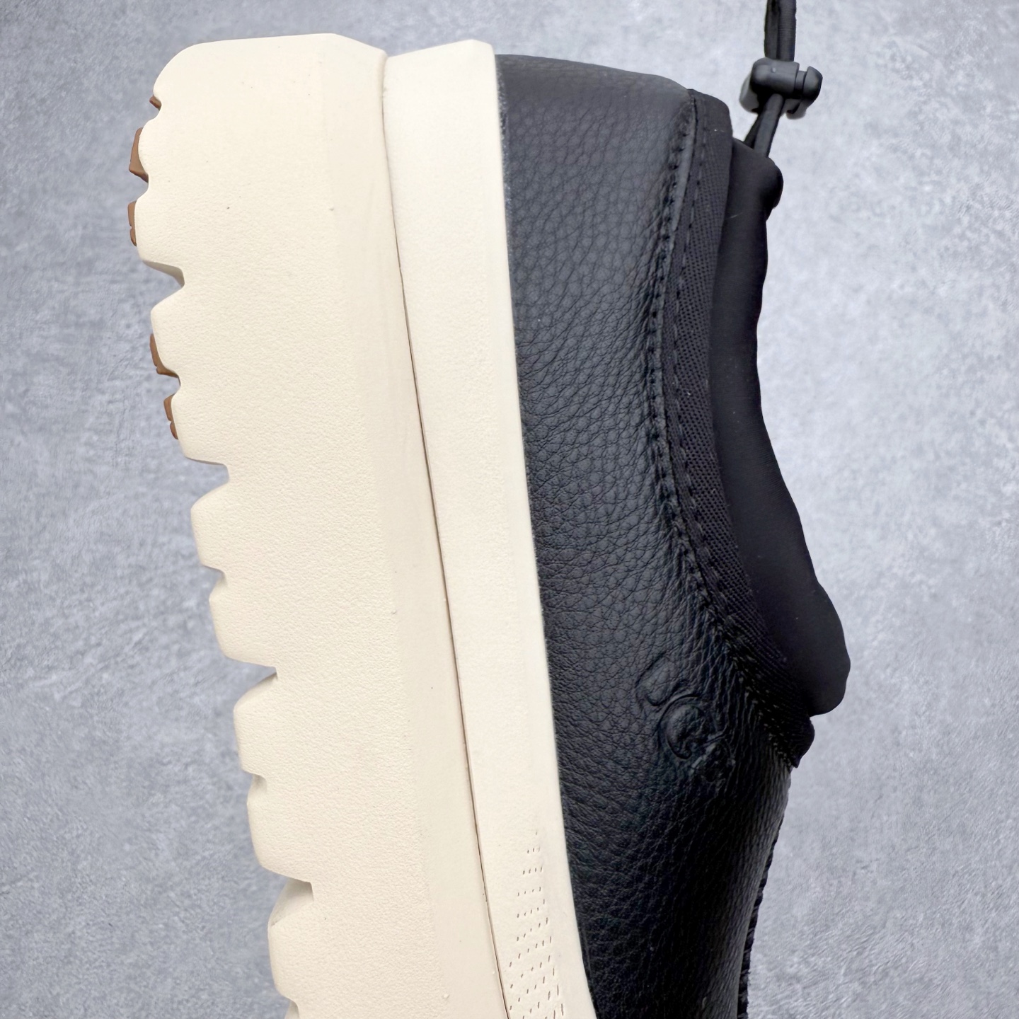 图片[6]-＃SP原厂 UGG 4096 塔斯曼高帮秋冬羊皮毛一体雪地靴 全鞋采用ZP同厂 隆丰A级澳洲进口羊皮毛一体 品牌代工厂生产线 完全遵循ZP工艺流程 代工厂原厂版师 秉承无原鞋不开发选择 注重每一处细节 市面最正版型 TREADLITE\\\”轻翼\\\”科技外底 轻便/耐用/柔韧/桩型【售后郑重承诺】一个月内若出现重大脱胶/断底等质量问题 直接为您换新！尺码：35 36 37 38 39 40 41 42 43-选品中心