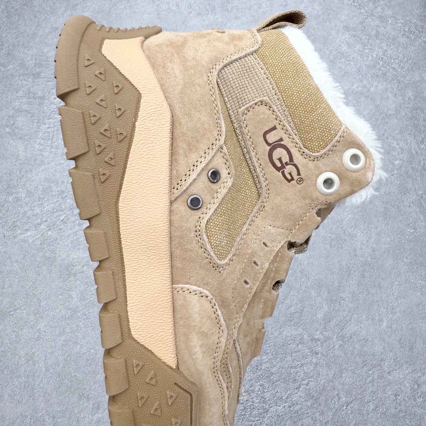 图片[6]-UGG Tasman Weather Hybrid 塔斯曼混合系列户外中帮休闲马丁靴雪地靴UGG秋冬新品 秋冬必备（内里加绒保暖🔥）时尚休闲马丁靴雪地靴系列 代购专供品质 面料采用进口头层牛皮材质 鞋内里采用🔥毛茸一体内里保暖锁热。外置防滑橡胶大底 系带设计 穿脱十分方便 采用TPU模压定型真皮鞋面材质#科技外底防滑,耐磨性和良好的弹性！尺码：39-44-选品中心