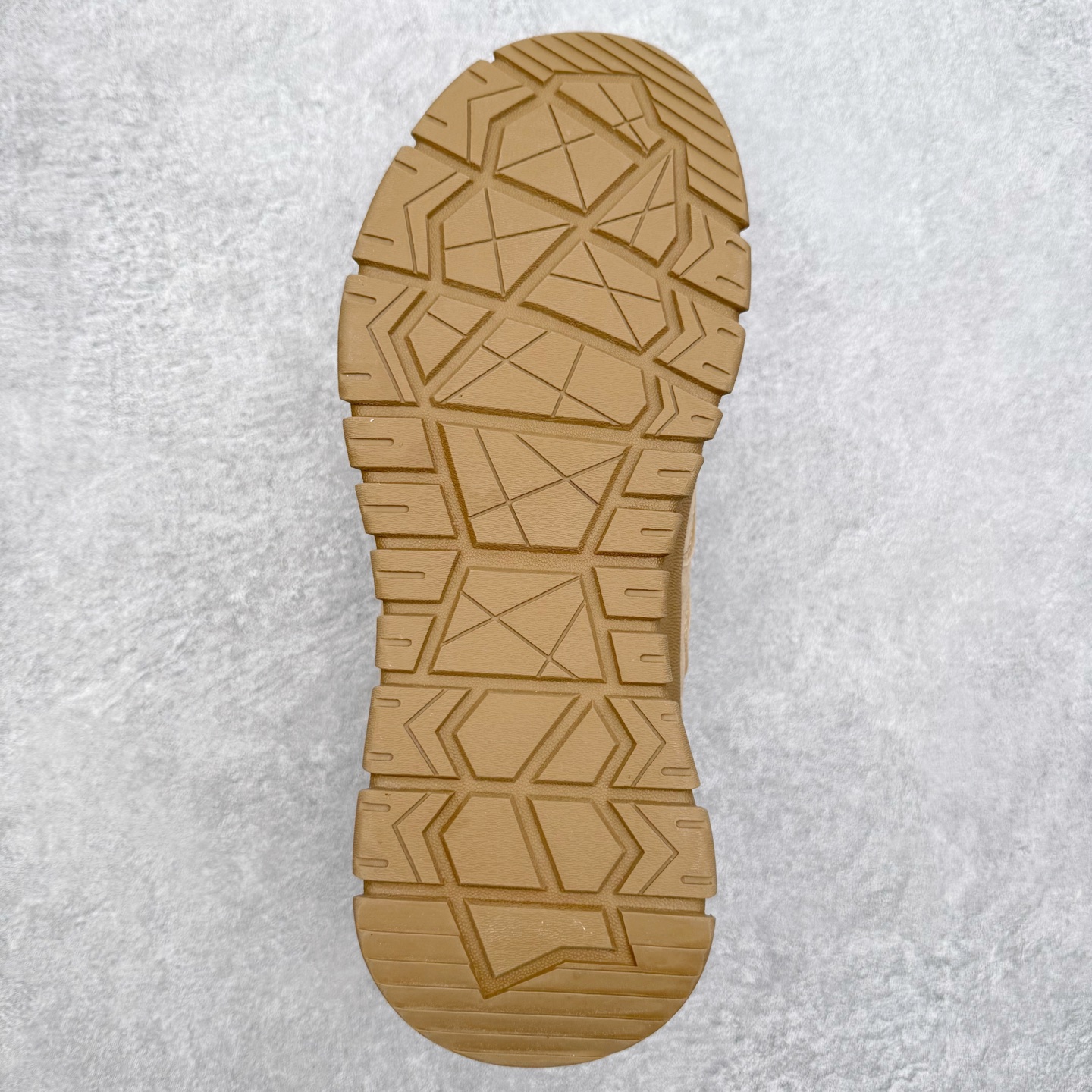 图片[9]-UGG Tasman Weather Hybrid 塔斯曼混合系列户外中帮休闲马丁靴雪地靴UGG秋冬新品 秋冬必备（内里加绒保暖🔥）时尚休闲马丁靴雪地靴系列 代购专供品质 面料采用进口头层牛皮材质 鞋内里采用🔥毛茸一体内里保暖锁热。外置防滑橡胶大底 系带设计 穿脱十分方便 采用TPU模压定型真皮鞋面材质#科技外底防滑,耐磨性和良好的弹性！尺码：39-44-选品中心