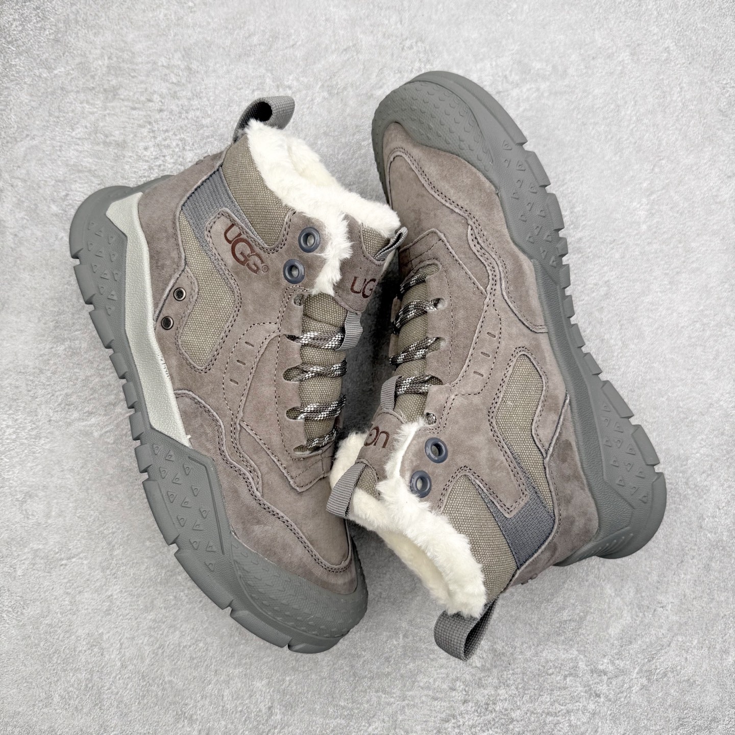 图片[3]-UGG Tasman Weather Hybrid 塔斯曼混合系列户外中帮休闲马丁靴雪地靴UGG秋冬新品 秋冬必备（内里加绒保暖🔥）时尚休闲马丁靴雪地靴系列 代购专供品质 面料采用进口头层牛皮材质 鞋内里采用🔥毛茸一体内里保暖锁热。外置防滑橡胶大底 系带设计 穿脱十分方便 采用TPU模压定型真皮鞋面材质#科技外底防滑,耐磨性和良好的弹性！尺码：39-44-选品中心