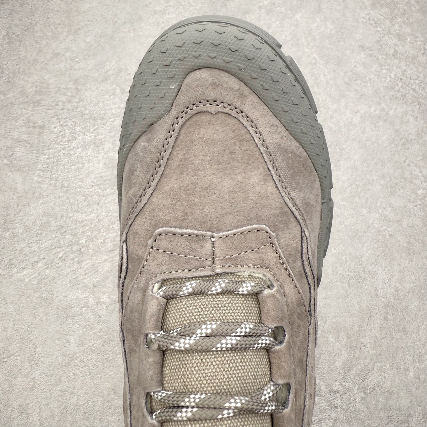 图片[4]-UGG Tasman Weather Hybrid 塔斯曼混合系列户外中帮休闲马丁靴雪地靴UGG秋冬新品 秋冬必备（内里加绒保暖🔥）时尚休闲马丁靴雪地靴系列 代购专供品质 面料采用进口头层牛皮材质 鞋内里采用🔥毛茸一体内里保暖锁热。外置防滑橡胶大底 系带设计 穿脱十分方便 采用TPU模压定型真皮鞋面材质#科技外底防滑,耐磨性和良好的弹性！尺码：39-44-选品中心