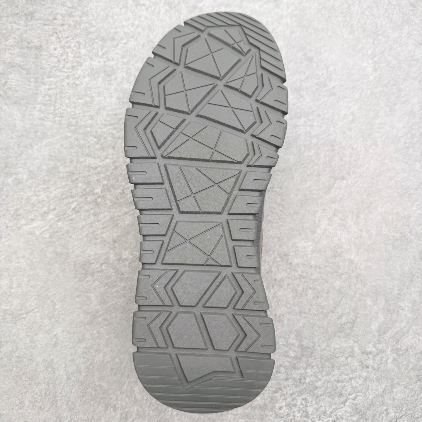 图片[9]-UGG Tasman Weather Hybrid 塔斯曼混合系列户外中帮休闲马丁靴雪地靴UGG秋冬新品 秋冬必备（内里加绒保暖🔥）时尚休闲马丁靴雪地靴系列 代购专供品质 面料采用进口头层牛皮材质 鞋内里采用🔥毛茸一体内里保暖锁热。外置防滑橡胶大底 系带设计 穿脱十分方便 采用TPU模压定型真皮鞋面材质#科技外底防滑,耐磨性和良好的弹性！尺码：39-44-选品中心