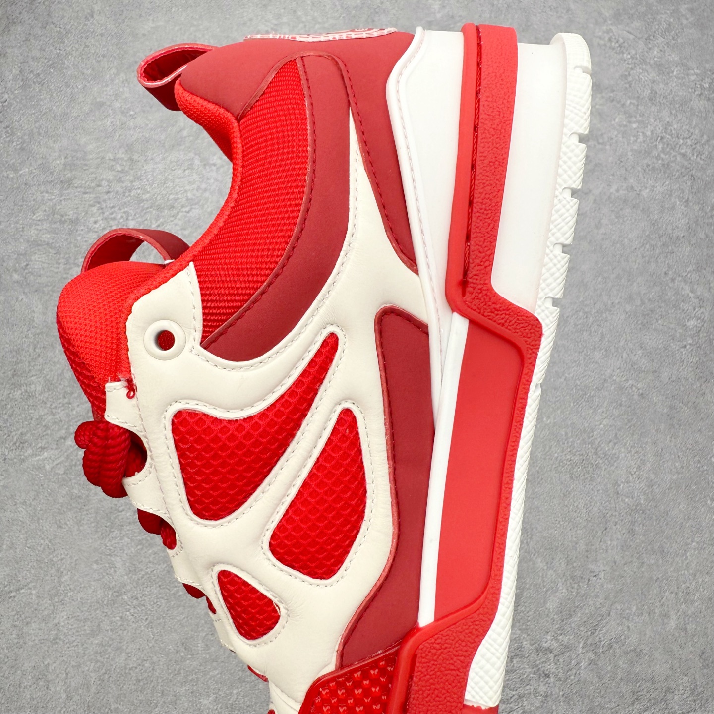 图片[7]-Louis Vuitton Trainer lv时装走秀运动鞋 完美鞋型超高的清洁度 零毛边线头瑕疵 全套原楦原纸版原鞋开模 全网最具灵魂的版型 正确原装黄色鞋盒 正确中底印花 鞋面印花3D高频深度立体 全鞋电脑针车 紧密相连 针距密度一致 环保乳胶注塑鞋垫 厚度脚感还原原版 皮面裁剪部位 统一油边封口工艺 原装橡胶大底含胶量大底组合零偏差 专柜全套包装 防尘袋 说明书 质保卡 男女鞋 尺码：35 36 37 38 39 40 41 42 43 44 45-选品中心