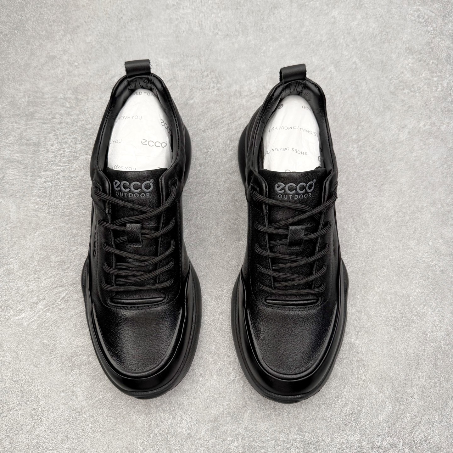 图片[2]-ECCO爱步跑步鞋百搭舒适 秋冬新款厚底休闲运动鞋男鞋 灵动系列 黄景瑜同款 品质牛皮鞋面，轻盈柔韧 具有良好的透气性 细腻柔软 简约系带设计 可自由调节松紧 贴合脚型 PU泡沫橡胶大底 抓地力强 具有良好的防滑耐磨性 时尚简约 休闲百搭 尺码：38 39 40 41 42 43 44 （皮鞋码）-选品中心