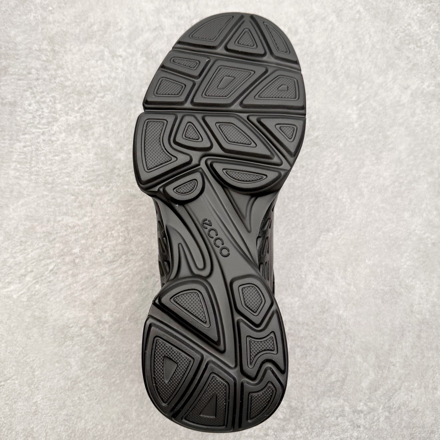 图片[9]-ECCO爱步跑步鞋百搭舒适 秋冬新款厚底休闲运动鞋男鞋 灵动系列 黄景瑜同款 品质牛皮鞋面，轻盈柔韧 具有良好的透气性 细腻柔软 简约系带设计 可自由调节松紧 贴合脚型 PU泡沫橡胶大底 抓地力强 具有良好的防滑耐磨性 时尚简约 休闲百搭 尺码：38 39 40 41 42 43 44 （皮鞋码）-选品中心