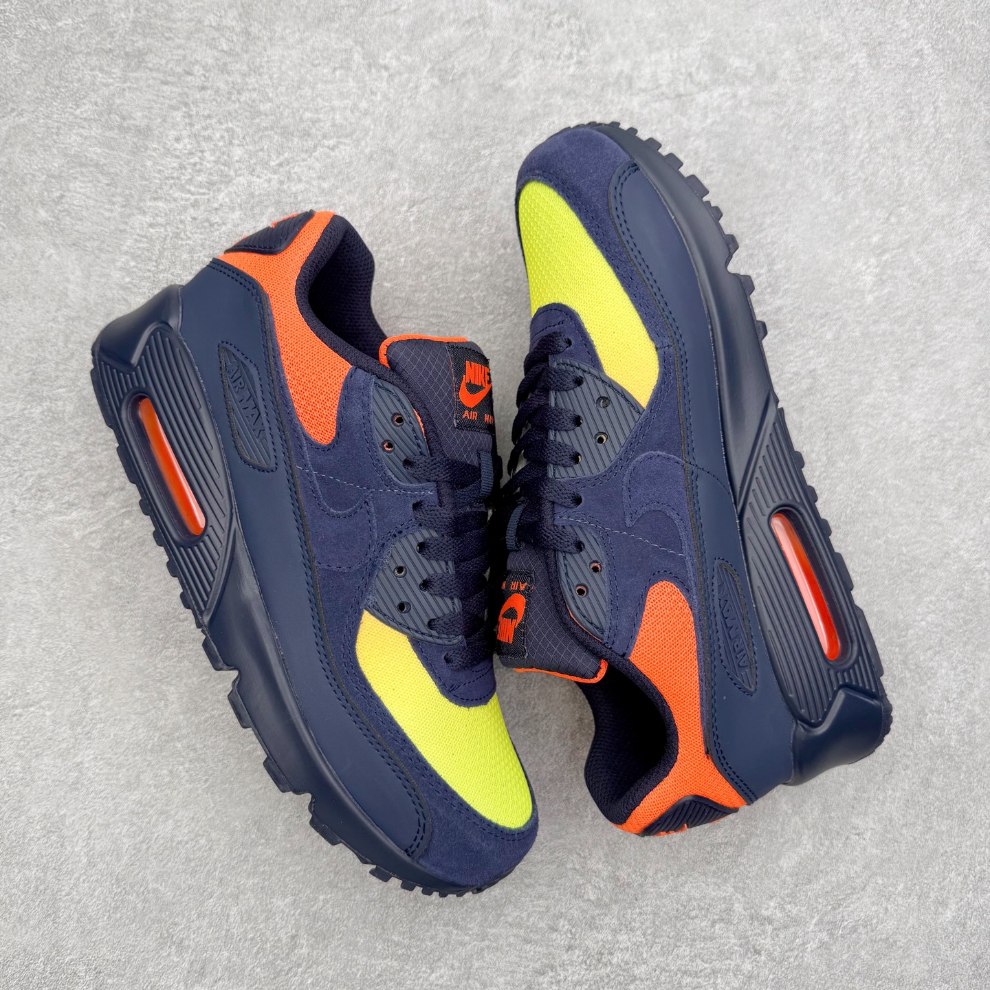 图片[3]-＃MX版 NK Air MAX 90 气垫复古减震跑步鞋 DM0029-700 经典重温 独家陆续补货 外单专供大厂出品 品质稳定 一百余色 终端操作 Air Max 90于1990年推出 来自Air Max系列 在Air Max 1的基础上改进而得 增加了气垫面积 外型上也更为流线 最特別的就是加入了菱纹塑胶嵌板 为Air Max 90增添了许多潮流气息 皮革鞋面 造就出色耐穿性和支撑力 Max Air缓震配置搭配泡棉中底 令Air Max 90轻盈而舒适 华夫格橡胶外底 铸就Air Max 90非凡的抓地力 而Air Max 90不仅是一双跑鞋 它成功跨越了时间的演进 成为了球鞋文化与潮流圈中最熟为人知的鞋款之一 尺码：36 36.5 37.5 38 38.5 39 40 40.5 41 42 42.5 43 44 44.5 45-选品中心