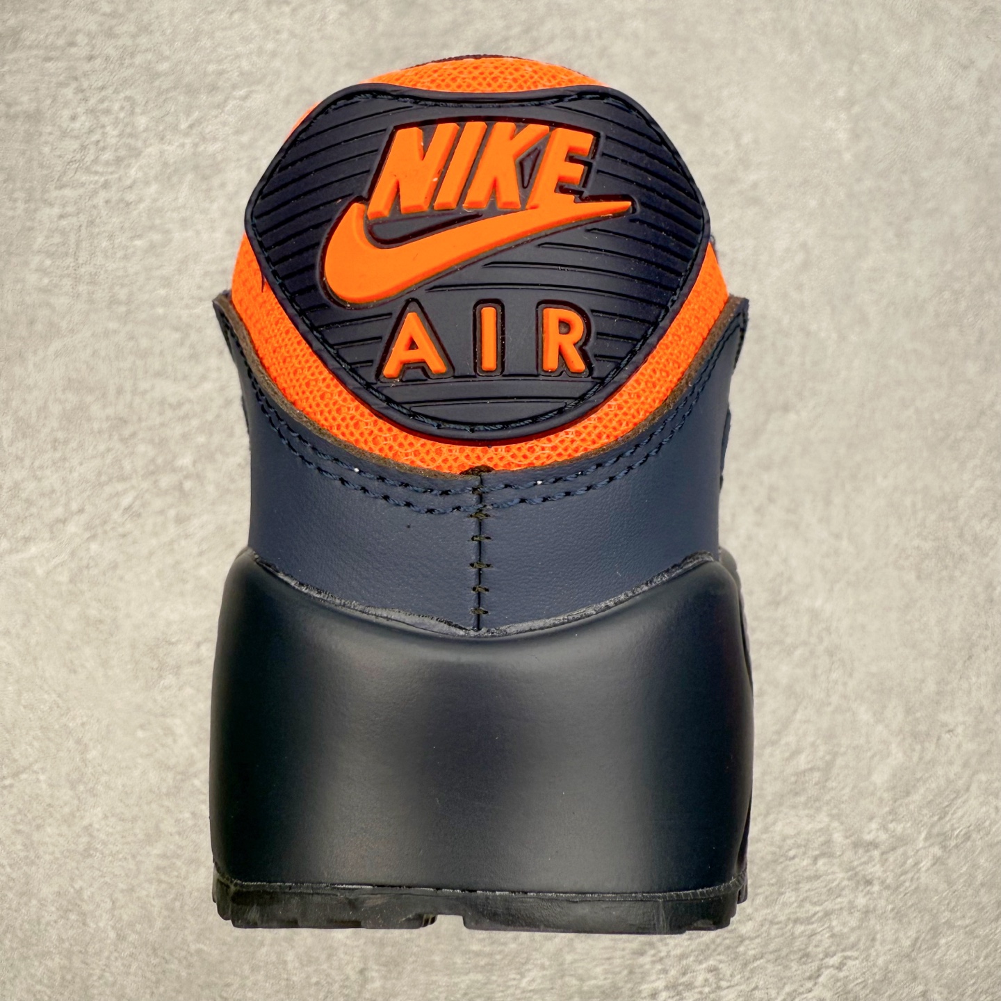 图片[8]-＃MX版 NK Air MAX 90 气垫复古减震跑步鞋 DM0029-700 经典重温 独家陆续补货 外单专供大厂出品 品质稳定 一百余色 终端操作 Air Max 90于1990年推出 来自Air Max系列 在Air Max 1的基础上改进而得 增加了气垫面积 外型上也更为流线 最特別的就是加入了菱纹塑胶嵌板 为Air Max 90增添了许多潮流气息 皮革鞋面 造就出色耐穿性和支撑力 Max Air缓震配置搭配泡棉中底 令Air Max 90轻盈而舒适 华夫格橡胶外底 铸就Air Max 90非凡的抓地力 而Air Max 90不仅是一双跑鞋 它成功跨越了时间的演进 成为了球鞋文化与潮流圈中最熟为人知的鞋款之一 尺码：36 36.5 37.5 38 38.5 39 40 40.5 41 42 42.5 43 44 44.5 45-选品中心