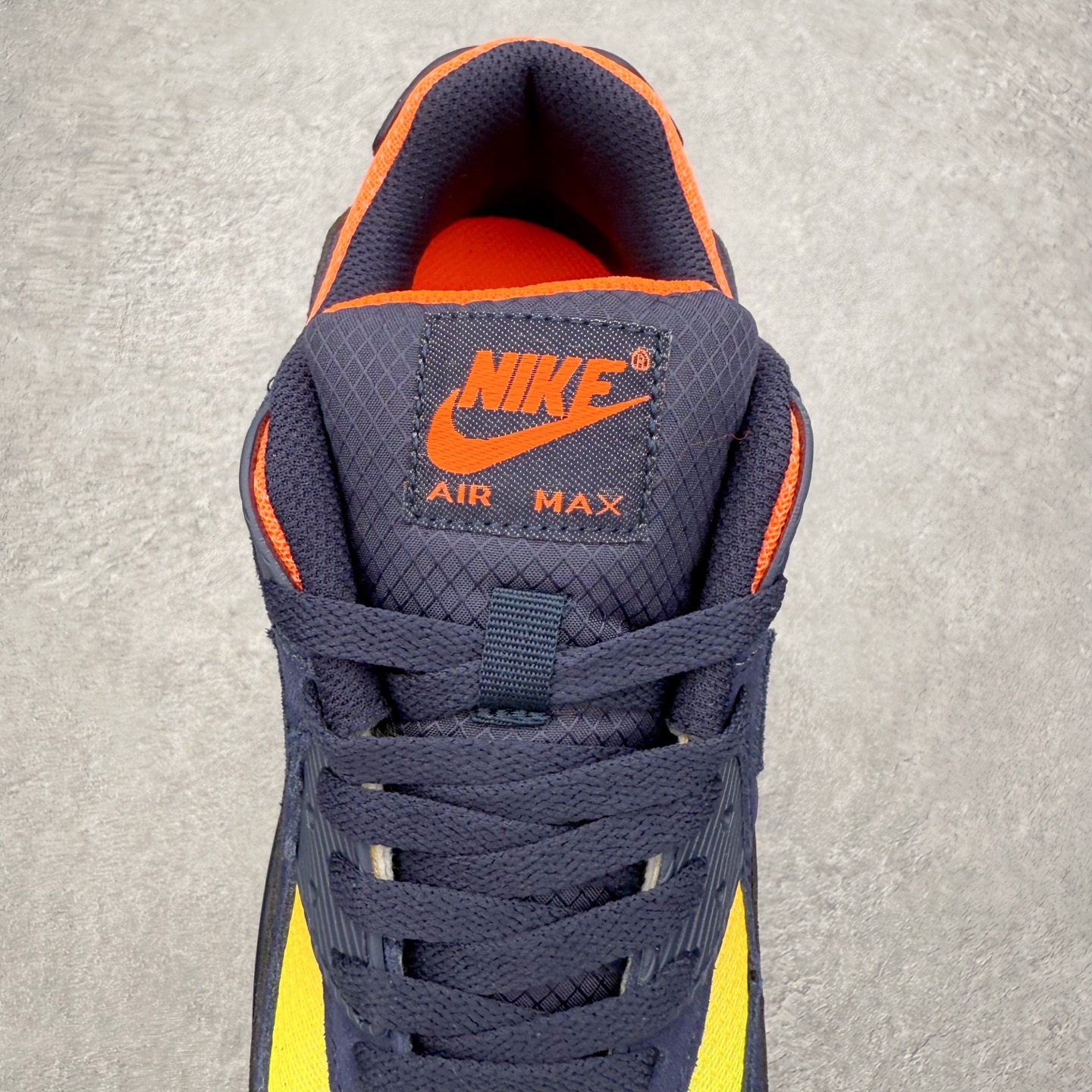 图片[5]-＃MX版 NK Air MAX 90 气垫复古减震跑步鞋 DM0029-700 经典重温 独家陆续补货 外单专供大厂出品 品质稳定 一百余色 终端操作 Air Max 90于1990年推出 来自Air Max系列 在Air Max 1的基础上改进而得 增加了气垫面积 外型上也更为流线 最特別的就是加入了菱纹塑胶嵌板 为Air Max 90增添了许多潮流气息 皮革鞋面 造就出色耐穿性和支撑力 Max Air缓震配置搭配泡棉中底 令Air Max 90轻盈而舒适 华夫格橡胶外底 铸就Air Max 90非凡的抓地力 而Air Max 90不仅是一双跑鞋 它成功跨越了时间的演进 成为了球鞋文化与潮流圈中最熟为人知的鞋款之一 尺码：36 36.5 37.5 38 38.5 39 40 40.5 41 42 42.5 43 44 44.5 45-选品中心