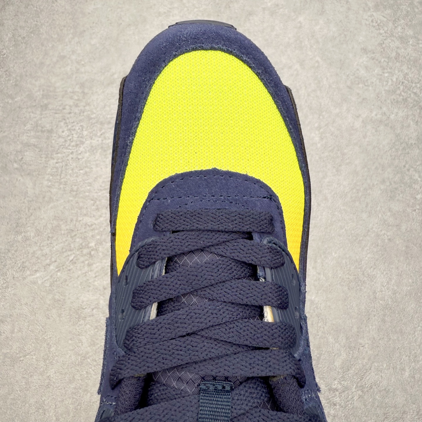 图片[4]-＃MX版 NK Air MAX 90 气垫复古减震跑步鞋 DM0029-700 经典重温 独家陆续补货 外单专供大厂出品 品质稳定 一百余色 终端操作 Air Max 90于1990年推出 来自Air Max系列 在Air Max 1的基础上改进而得 增加了气垫面积 外型上也更为流线 最特別的就是加入了菱纹塑胶嵌板 为Air Max 90增添了许多潮流气息 皮革鞋面 造就出色耐穿性和支撑力 Max Air缓震配置搭配泡棉中底 令Air Max 90轻盈而舒适 华夫格橡胶外底 铸就Air Max 90非凡的抓地力 而Air Max 90不仅是一双跑鞋 它成功跨越了时间的演进 成为了球鞋文化与潮流圈中最熟为人知的鞋款之一 尺码：36 36.5 37.5 38 38.5 39 40 40.5 41 42 42.5 43 44 44.5 45-选品中心