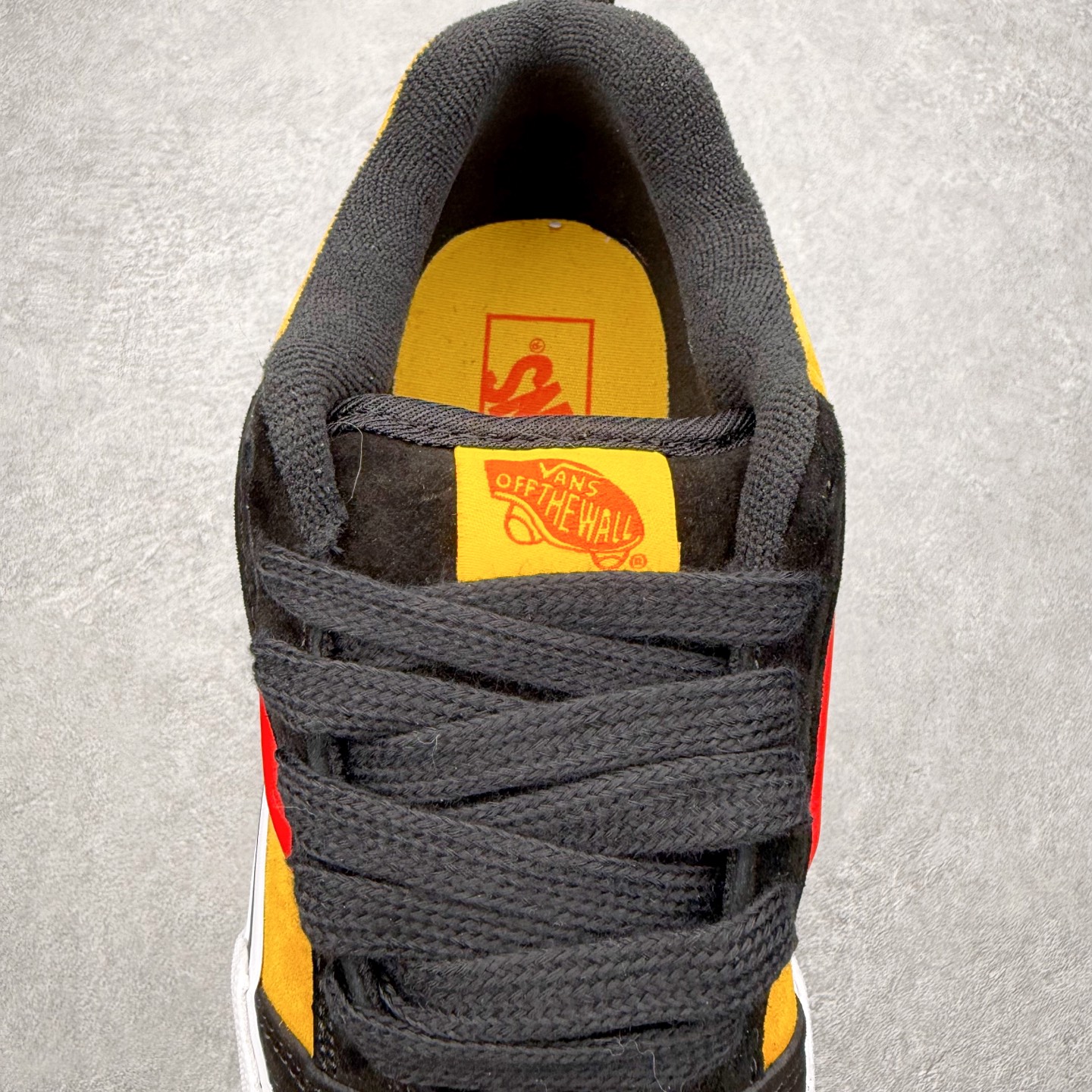 图片[5]-Vans Knu Skool “SUEDE YELLOW” 官方新款 黑黄复古休闲胖胖面包鞋 肥胖版大LOGO原版全皮猪八面料 货号：VN000CS0END 尺码：35 36 36.5 37 38 38.5 39 40 40.5 41 42 42.5 43 44 45 工艺：硫化1：1（重量1：1、真标、原钢印、材质标、鞋型标、合格证）-选品中心