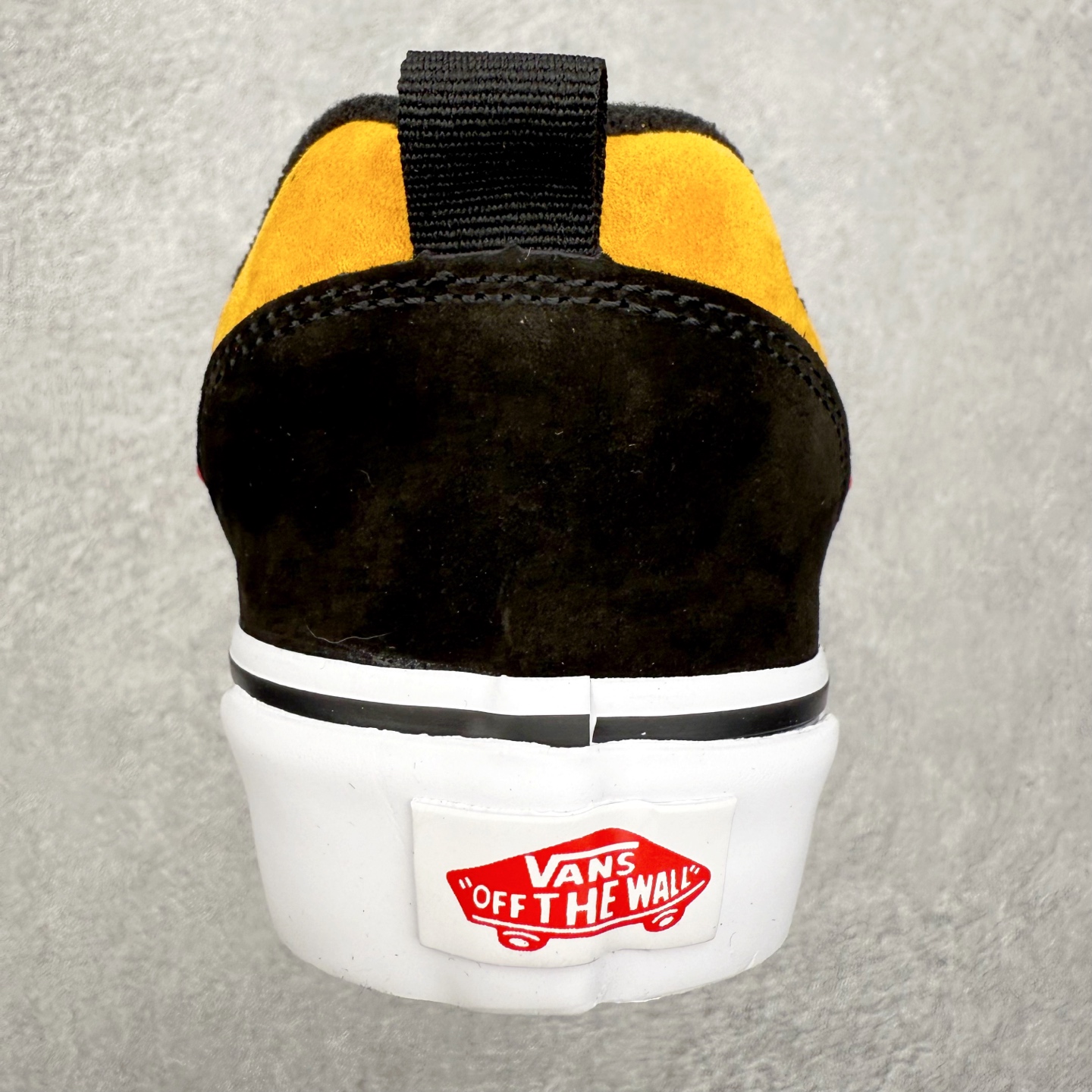 图片[8]-Vans Knu Skool “SUEDE YELLOW” 官方新款 黑黄复古休闲胖胖面包鞋 肥胖版大LOGO原版全皮猪八面料 货号：VN000CS0END 尺码：35 36 36.5 37 38 38.5 39 40 40.5 41 42 42.5 43 44 45 工艺：硫化1：1（重量1：1、真标、原钢印、材质标、鞋型标、合格证）-选品中心