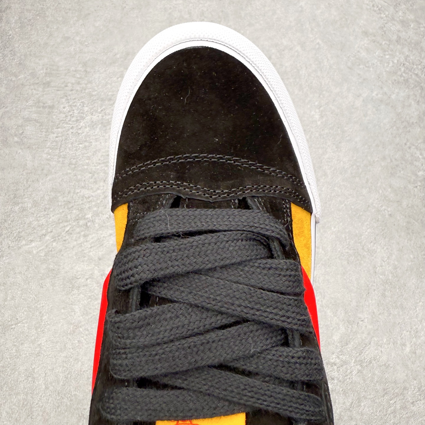 图片[4]-Vans Knu Skool “SUEDE YELLOW” 官方新款 黑黄复古休闲胖胖面包鞋 肥胖版大LOGO原版全皮猪八面料 货号：VN000CS0END 尺码：35 36 36.5 37 38 38.5 39 40 40.5 41 42 42.5 43 44 45 工艺：硫化1：1（重量1：1、真标、原钢印、材质标、鞋型标、合格证）-选品中心