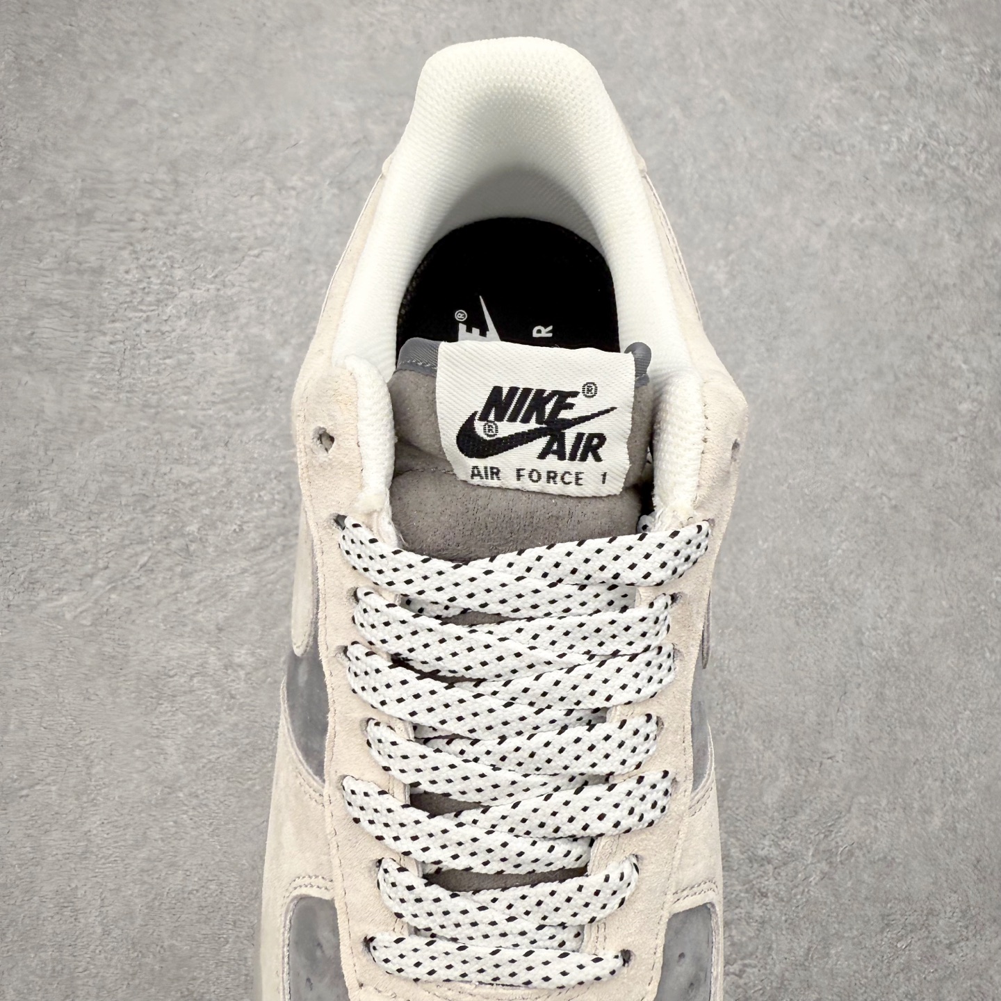 图片[5]-NK Air Force 1´07 Low 空军一号低帮百搭休闲运动板鞋 DD1928-309 柔软、弹性十足的缓震性能和出色的中底设计 横跨复古与现代的外型结合 造就出风靡全球 三十多年的Force 1 直到今天还深受青睐 实拍调校N版已经零色差零失真 百分百还原实物色彩所见即所得 不存在货不对板色差等低级问题 选购参考实物拍摄 不混卖不参货 只用心做好货严格选品 承诺混一赔十 尺码：36 36.5 37.5 38 38.5 39 40 40.5 41 42 42.5 43 44 44.5 45-选品中心