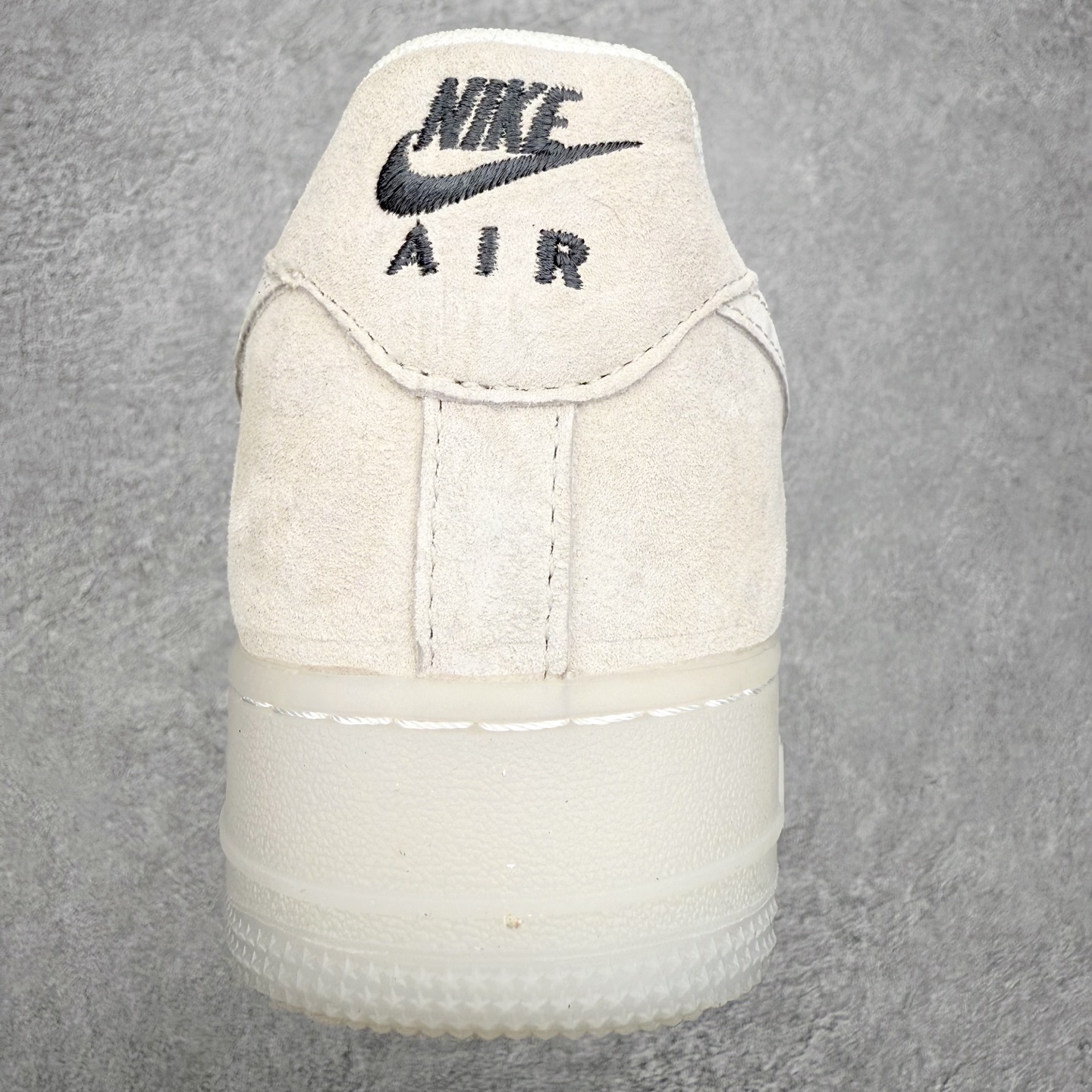 图片[8]-NK Air Force 1´07 Low 空军一号低帮百搭休闲运动板鞋 DD1928-309 柔软、弹性十足的缓震性能和出色的中底设计 横跨复古与现代的外型结合 造就出风靡全球 三十多年的Force 1 直到今天还深受青睐 实拍调校N版已经零色差零失真 百分百还原实物色彩所见即所得 不存在货不对板色差等低级问题 选购参考实物拍摄 不混卖不参货 只用心做好货严格选品 承诺混一赔十 尺码：36 36.5 37.5 38 38.5 39 40 40.5 41 42 42.5 43 44 44.5 45-选品中心