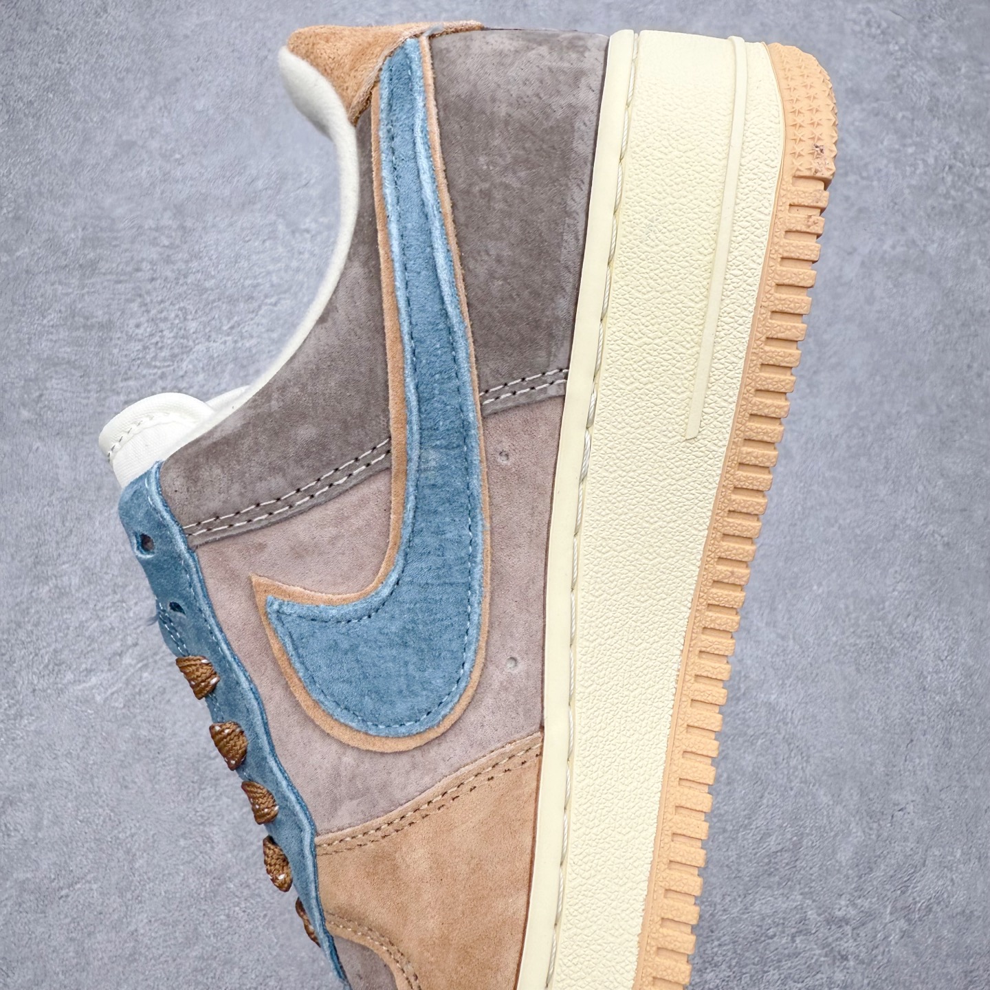 图片[7]-NK Air Force 1´07 Low 空军一号低帮百搭休闲运动板鞋 DD1928-309 柔软、弹性十足的缓震性能和出色的中底设计 横跨复古与现代的外型结合 造就出风靡全球 三十多年的Force 1 直到今天还深受青睐 实拍调校N版已经零色差零失真 百分百还原实物色彩所见即所得 不存在货不对板色差等低级问题 选购参考实物拍摄 不混卖不参货 只用心做好货严格选品 承诺混一赔十 尺码：36 36.5 37.5 38 38.5 39 40 40.5 41 42 42.5 43 44 44.5 45-选品中心