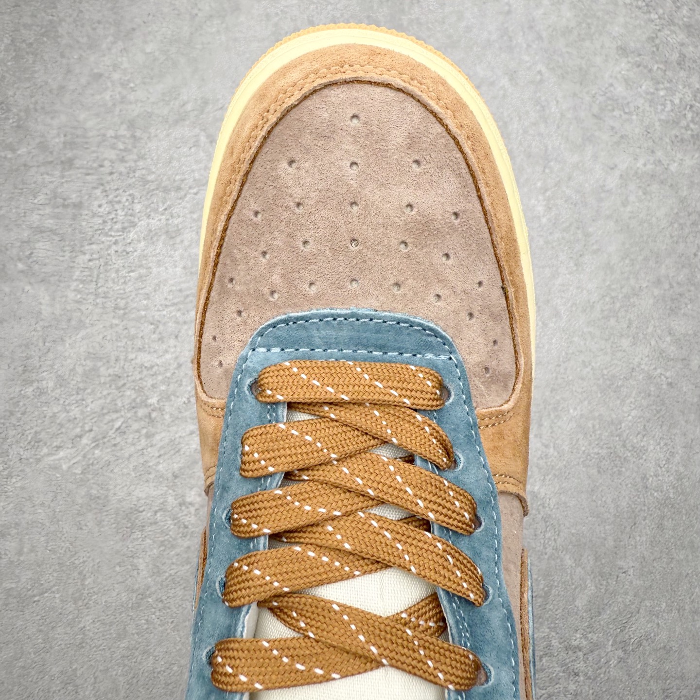 图片[4]-NK Air Force 1´07 Low 空军一号低帮百搭休闲运动板鞋 DD1928-309 柔软、弹性十足的缓震性能和出色的中底设计 横跨复古与现代的外型结合 造就出风靡全球 三十多年的Force 1 直到今天还深受青睐 实拍调校N版已经零色差零失真 百分百还原实物色彩所见即所得 不存在货不对板色差等低级问题 选购参考实物拍摄 不混卖不参货 只用心做好货严格选品 承诺混一赔十 尺码：36 36.5 37.5 38 38.5 39 40 40.5 41 42 42.5 43 44 44.5 45-选品中心