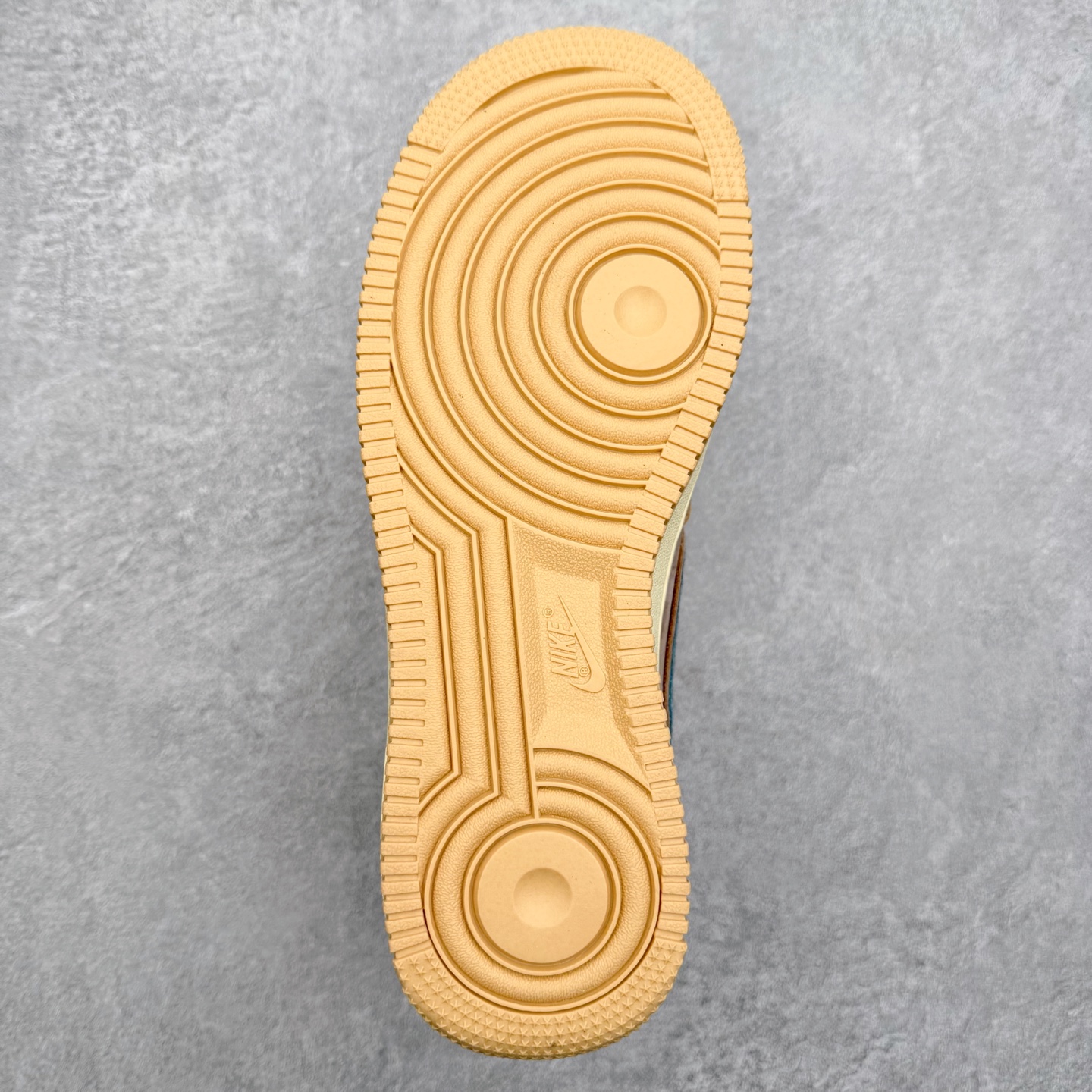 图片[9]-NK Air Force 1´07 Low 空军一号低帮百搭休闲运动板鞋 DD1928-309 柔软、弹性十足的缓震性能和出色的中底设计 横跨复古与现代的外型结合 造就出风靡全球 三十多年的Force 1 直到今天还深受青睐 实拍调校N版已经零色差零失真 百分百还原实物色彩所见即所得 不存在货不对板色差等低级问题 选购参考实物拍摄 不混卖不参货 只用心做好货严格选品 承诺混一赔十 尺码：36 36.5 37.5 38 38.5 39 40 40.5 41 42 42.5 43 44 44.5 45-选品中心