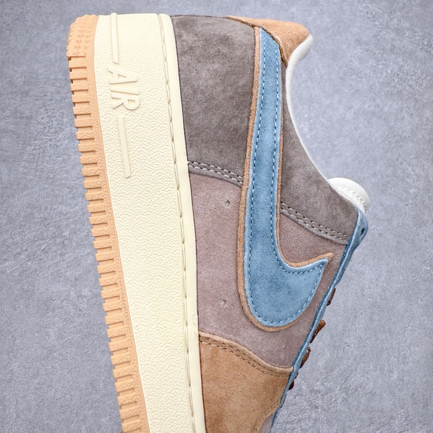 图片[6]-NK Air Force 1´07 Low 空军一号低帮百搭休闲运动板鞋 DD1928-309 柔软、弹性十足的缓震性能和出色的中底设计 横跨复古与现代的外型结合 造就出风靡全球 三十多年的Force 1 直到今天还深受青睐 实拍调校N版已经零色差零失真 百分百还原实物色彩所见即所得 不存在货不对板色差等低级问题 选购参考实物拍摄 不混卖不参货 只用心做好货严格选品 承诺混一赔十 尺码：36 36.5 37.5 38 38.5 39 40 40.5 41 42 42.5 43 44 44.5 45-选品中心