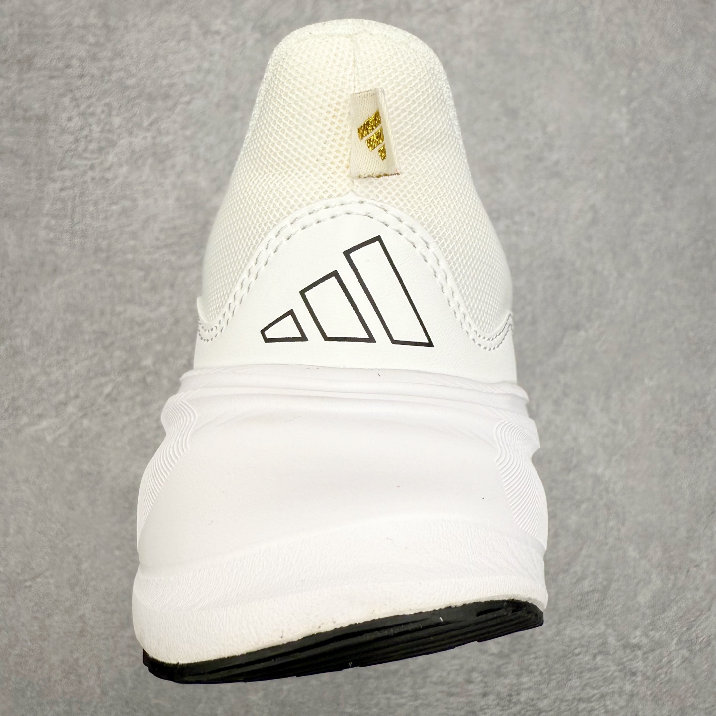 图片[8]-AD Supernova Rise 阿迪全新休闲轻跑鞋 款鞋采用了Dreamstrike+ 中底 将缓冲材质与柔软的织物相结合 以最大限度地减少刺激性摩擦和慢跑后水泡的可能性 在美学方面 Supernova Rise 从自然和生物中汲取灵感 如深色底色和半绿色细节 尺码：36 36.5 37.5 38 38.5 39 40 40.5 41 42 42.5 43 44 44.5 45-选品中心