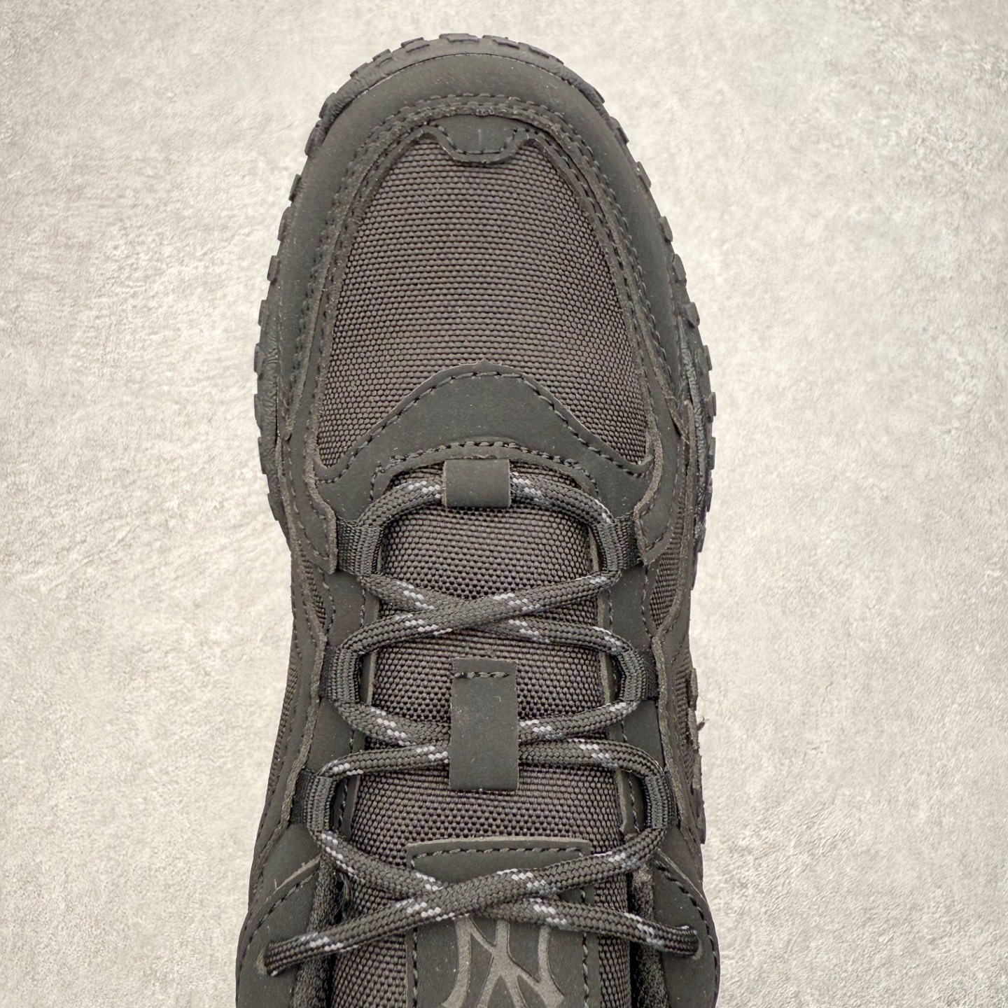 图片[4]-MLB 纽约洋基队合成革休闲舒适复古时尚双色鞋带轻量运动百搭豆豆薄底鞋防滑轻便低帮板鞋 男女同款 MLB是韩国F&F旗下潮流服装品牌，拥有150年历史的经典传统，是街头文化和国际生活方式的领导者。MLB 拥有包括男装、女装、童装、配饰在内的全品类服饰，提供覆盖各性别、各年龄层、From Head to Toe的穿搭装备。其产品结合了韩国的时尚造型与质感，展现了运动服饰也可以兼具时尚潮流的风格。在产品设计上，MLB不仅融合了美国职业棒球大联盟的各当家球队，更结合了棒球运动中的各个元素。尺码：35 36 36.5 37.5 38 38.5 39 40 40.5 41 42 42.5 43 44 44.5 45-选品中心