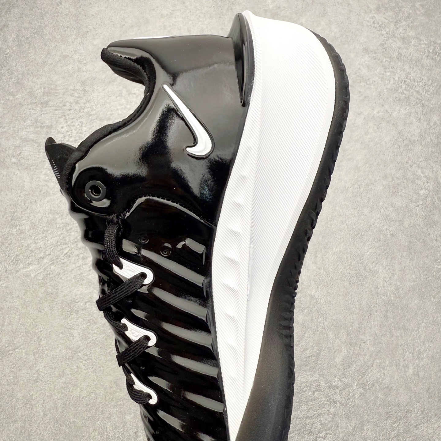 图片[7]-＃K版 NK Air Zoom G.T.4.0 EP 新款实战低帮篮球鞋 一个月返厂/换新售后服务 支持各种实战 全套原纸板楦头开发 独家原档数据私模唯一正确8层组合大底 全新GT 4.0全掌搭载了 ZoomX 泡棉 使得整双鞋在缓震表现上可谓相当优秀 拥有着顶级科技配置的同时 颜值设计也非常可观 整体鞋型仍然保留了前低后高的设计 G.T. Cut 传统的突进极速突破的感觉 鞋头麂皮材质和 NK Flywire 飞线工艺 相对来说包裹感更好了 必备的TPU 支撑片 两侧 Swoosh 的透气孔设计 起到散热透气的作用 鞋舌采用类似跑鞋的半开叉式设计 搭配鞋带既可以提升包裹感 又降低了运动中鞋舌乱跑的可能性 鞋子内里填充相当厚实 避免掉跟 尺码：36 36.5 37.5 38 38.5 39 40 40.5 41 42 42.5 43 44 44.5 45 45.5 46-选品中心