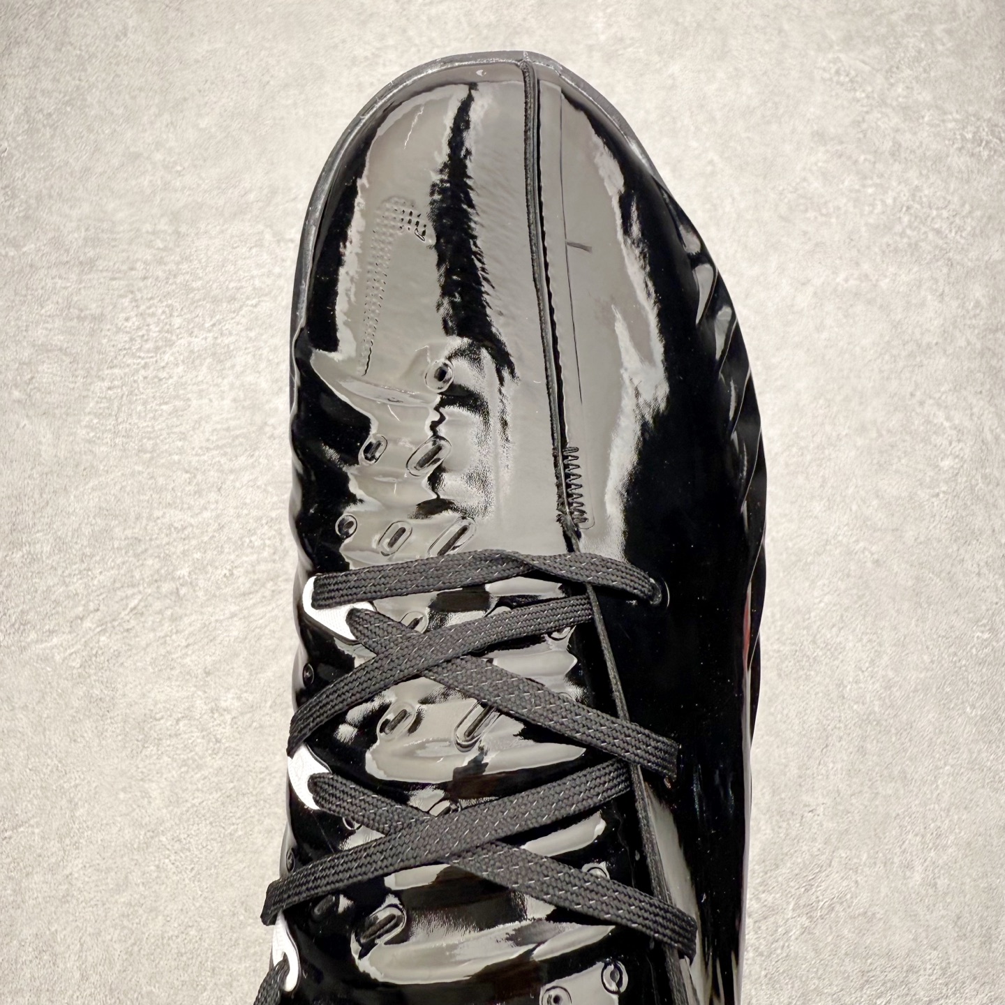 图片[4]-＃K版 NK Air Zoom G.T.4.0 EP 新款实战低帮篮球鞋 一个月返厂/换新售后服务 支持各种实战 全套原纸板楦头开发 独家原档数据私模唯一正确8层组合大底 全新GT 4.0全掌搭载了 ZoomX 泡棉 使得整双鞋在缓震表现上可谓相当优秀 拥有着顶级科技配置的同时 颜值设计也非常可观 整体鞋型仍然保留了前低后高的设计 G.T. Cut 传统的突进极速突破的感觉 鞋头麂皮材质和 NK Flywire 飞线工艺 相对来说包裹感更好了 必备的TPU 支撑片 两侧 Swoosh 的透气孔设计 起到散热透气的作用 鞋舌采用类似跑鞋的半开叉式设计 搭配鞋带既可以提升包裹感 又降低了运动中鞋舌乱跑的可能性 鞋子内里填充相当厚实 避免掉跟 尺码：36 36.5 37.5 38 38.5 39 40 40.5 41 42 42.5 43 44 44.5 45 45.5 46-选品中心