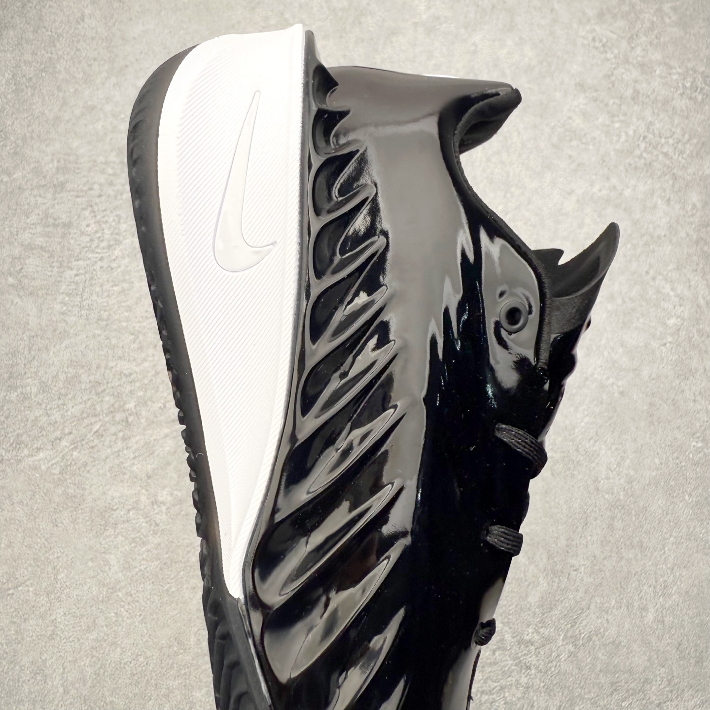 图片[6]-＃K版 NK Air Zoom G.T.4.0 EP 新款实战低帮篮球鞋 一个月返厂/换新售后服务 支持各种实战 全套原纸板楦头开发 独家原档数据私模唯一正确8层组合大底 全新GT 4.0全掌搭载了 ZoomX 泡棉 使得整双鞋在缓震表现上可谓相当优秀 拥有着顶级科技配置的同时 颜值设计也非常可观 整体鞋型仍然保留了前低后高的设计 G.T. Cut 传统的突进极速突破的感觉 鞋头麂皮材质和 NK Flywire 飞线工艺 相对来说包裹感更好了 必备的TPU 支撑片 两侧 Swoosh 的透气孔设计 起到散热透气的作用 鞋舌采用类似跑鞋的半开叉式设计 搭配鞋带既可以提升包裹感 又降低了运动中鞋舌乱跑的可能性 鞋子内里填充相当厚实 避免掉跟 尺码：36 36.5 37.5 38 38.5 39 40 40.5 41 42 42.5 43 44 44.5 45 45.5 46-选品中心