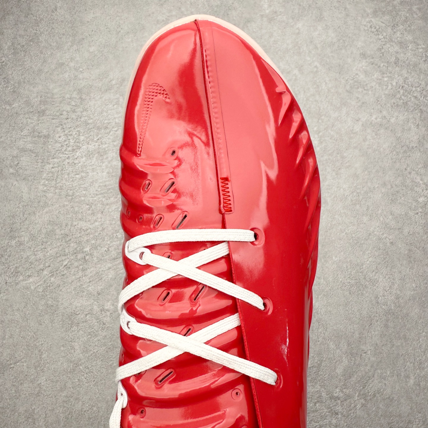 图片[4]-＃K版 NK Air Zoom G.T.4.0 EP 新款实战低帮篮球鞋 一个月返厂/换新售后服务 支持各种实战 全套原纸板楦头开发 独家原档数据私模唯一正确8层组合大底 全新GT 4.0全掌搭载了 ZoomX 泡棉 使得整双鞋在缓震表现上可谓相当优秀 拥有着顶级科技配置的同时 颜值设计也非常可观 整体鞋型仍然保留了前低后高的设计 G.T. Cut 传统的突进极速突破的感觉 鞋头麂皮材质和 NK Flywire 飞线工艺 相对来说包裹感更好了 必备的TPU 支撑片 两侧 Swoosh 的透气孔设计 起到散热透气的作用 鞋舌采用类似跑鞋的半开叉式设计 搭配鞋带既可以提升包裹感 又降低了运动中鞋舌乱跑的可能性 鞋子内里填充相当厚实 避免掉跟 尺码：36 36.5 37.5 38 38.5 39 40 40.5 41 42 42.5 43 44 44.5 45 45.5 46-选品中心