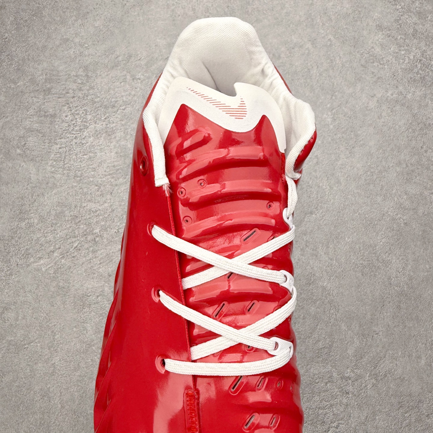 图片[5]-＃K版 NK Air Zoom G.T.4.0 EP 新款实战低帮篮球鞋 一个月返厂/换新售后服务 支持各种实战 全套原纸板楦头开发 独家原档数据私模唯一正确8层组合大底 全新GT 4.0全掌搭载了 ZoomX 泡棉 使得整双鞋在缓震表现上可谓相当优秀 拥有着顶级科技配置的同时 颜值设计也非常可观 整体鞋型仍然保留了前低后高的设计 G.T. Cut 传统的突进极速突破的感觉 鞋头麂皮材质和 NK Flywire 飞线工艺 相对来说包裹感更好了 必备的TPU 支撑片 两侧 Swoosh 的透气孔设计 起到散热透气的作用 鞋舌采用类似跑鞋的半开叉式设计 搭配鞋带既可以提升包裹感 又降低了运动中鞋舌乱跑的可能性 鞋子内里填充相当厚实 避免掉跟 尺码：36 36.5 37.5 38 38.5 39 40 40.5 41 42 42.5 43 44 44.5 45 45.5 46-选品中心