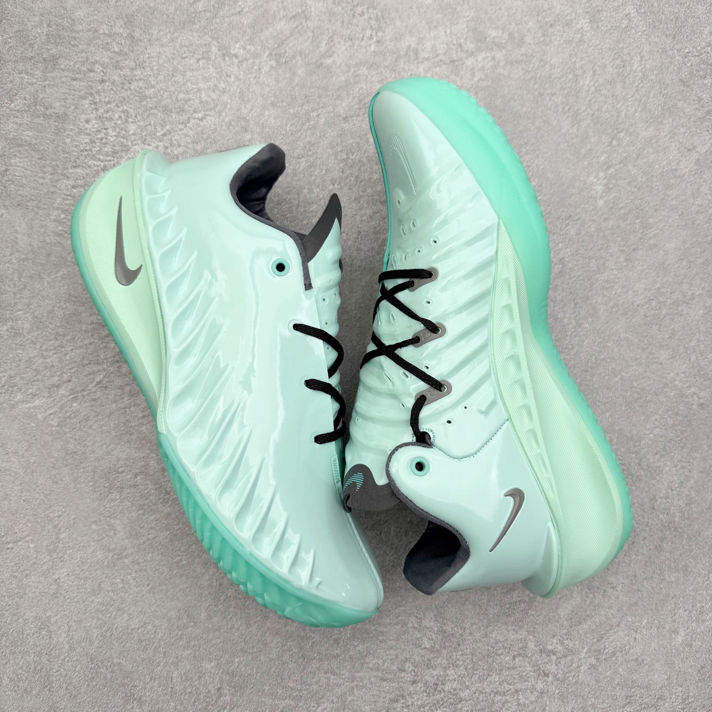 图片[3]-＃K版 NK Air Zoom G.T.4.0 EP 新款实战低帮篮球鞋 一个月返厂/换新售后服务 支持各种实战 全套原纸板楦头开发 独家原档数据私模唯一正确8层组合大底 全新GT 4.0全掌搭载了 ZoomX 泡棉 使得整双鞋在缓震表现上可谓相当优秀 拥有着顶级科技配置的同时 颜值设计也非常可观 整体鞋型仍然保留了前低后高的设计 G.T. Cut 传统的突进极速突破的感觉 鞋头麂皮材质和 NK Flywire 飞线工艺 相对来说包裹感更好了 必备的TPU 支撑片 两侧 Swoosh 的透气孔设计 起到散热透气的作用 鞋舌采用类似跑鞋的半开叉式设计 搭配鞋带既可以提升包裹感 又降低了运动中鞋舌乱跑的可能性 鞋子内里填充相当厚实 避免掉跟 尺码：36 36.5 37.5 38 38.5 39 40 40.5 41 42 42.5 43 44 44.5 45 45.5 46-选品中心