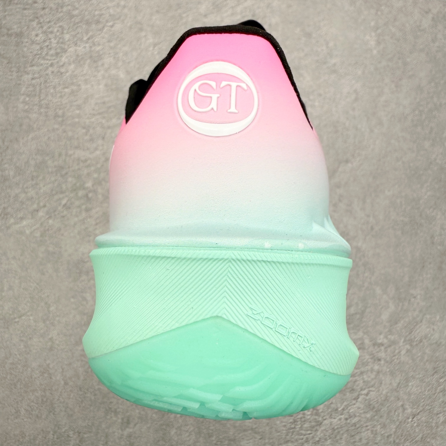 图片[8]-＃K版 NK Air Zoom G.T.4.0 EP 新款实战低帮篮球鞋 一个月返厂/换新售后服务 支持各种实战 全套原纸板楦头开发 独家原档数据私模唯一正确8层组合大底 全新GT 4.0全掌搭载了 ZoomX 泡棉 使得整双鞋在缓震表现上可谓相当优秀 拥有着顶级科技配置的同时 颜值设计也非常可观 整体鞋型仍然保留了前低后高的设计 G.T. Cut 传统的突进极速突破的感觉 鞋头麂皮材质和 NK Flywire 飞线工艺 相对来说包裹感更好了 必备的TPU 支撑片 两侧 Swoosh 的透气孔设计 起到散热透气的作用 鞋舌采用类似跑鞋的半开叉式设计 搭配鞋带既可以提升包裹感 又降低了运动中鞋舌乱跑的可能性 鞋子内里填充相当厚实 避免掉跟 尺码：36 36.5 37.5 38 38.5 39 40 40.5 41 42 42.5 43 44 44.5 45 45.5 46-选品中心