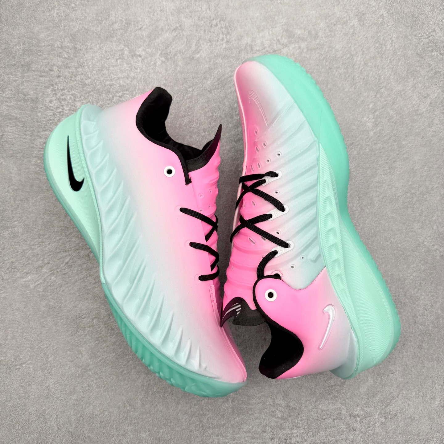 图片[3]-＃K版 NK Air Zoom G.T.4.0 EP 新款实战低帮篮球鞋 一个月返厂/换新售后服务 支持各种实战 全套原纸板楦头开发 独家原档数据私模唯一正确8层组合大底 全新GT 4.0全掌搭载了 ZoomX 泡棉 使得整双鞋在缓震表现上可谓相当优秀 拥有着顶级科技配置的同时 颜值设计也非常可观 整体鞋型仍然保留了前低后高的设计 G.T. Cut 传统的突进极速突破的感觉 鞋头麂皮材质和 NK Flywire 飞线工艺 相对来说包裹感更好了 必备的TPU 支撑片 两侧 Swoosh 的透气孔设计 起到散热透气的作用 鞋舌采用类似跑鞋的半开叉式设计 搭配鞋带既可以提升包裹感 又降低了运动中鞋舌乱跑的可能性 鞋子内里填充相当厚实 避免掉跟 尺码：36 36.5 37.5 38 38.5 39 40 40.5 41 42 42.5 43 44 44.5 45 45.5 46-选品中心