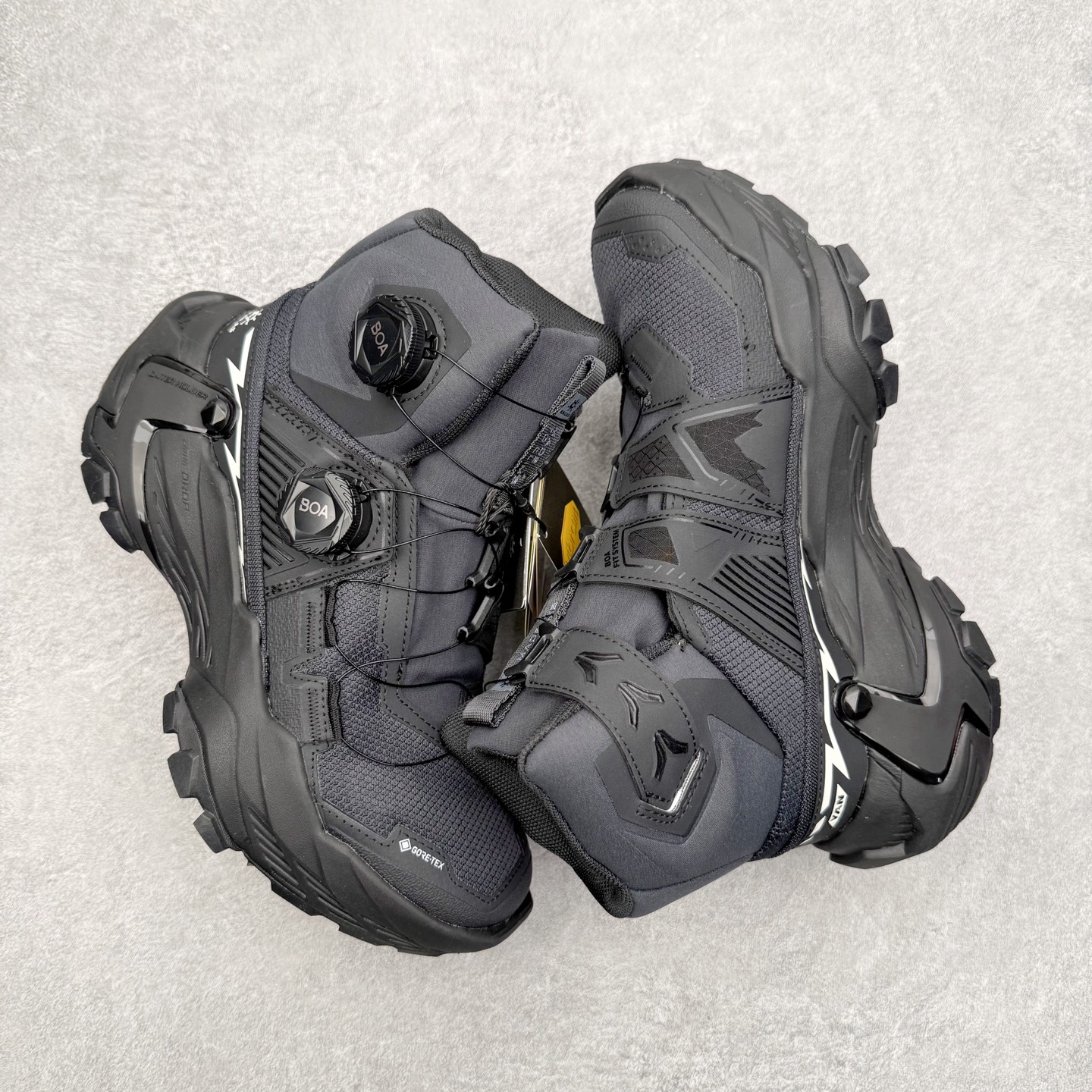 图片[3]-＃K版 KAILAS YAN GTX HIGH 凯乐石运动户外舒适时尚防滑防水透气高帮登山徒步鞋 KAILAS凯乐石品牌是全球三大全系攀登品牌之一，于2003年创立于中国广州，致力于为有攀登梦想的户外运动员及爱好者，研发制造功能性专业装备，满足他们在极限环境下安全舒适的需求，凯乐石专注于科技面料的开发及专业功能设计，产品线覆盖登山、攀岩、徒步、越野跑山、露营、旅行等多项户外运动，通过运动员的测试反馈，不断进化迭代，产品荣获国内外大奖71座，发明专利21个，更突破性的自主研发攀登器械，打造出中国的攀登硬实力。实拍调校N版已经零色差零失真 百分百还原实物色彩所见即所得 不存在货不对板色差等低级问题 选购参考实物拍摄 不混卖不参货 只用心做好货严格选品 承诺混一赔十 尺码：36 36.5 37.5 38 38.5 39 40 40.5 41 42 42.5 43 44 44.5 45-选品中心