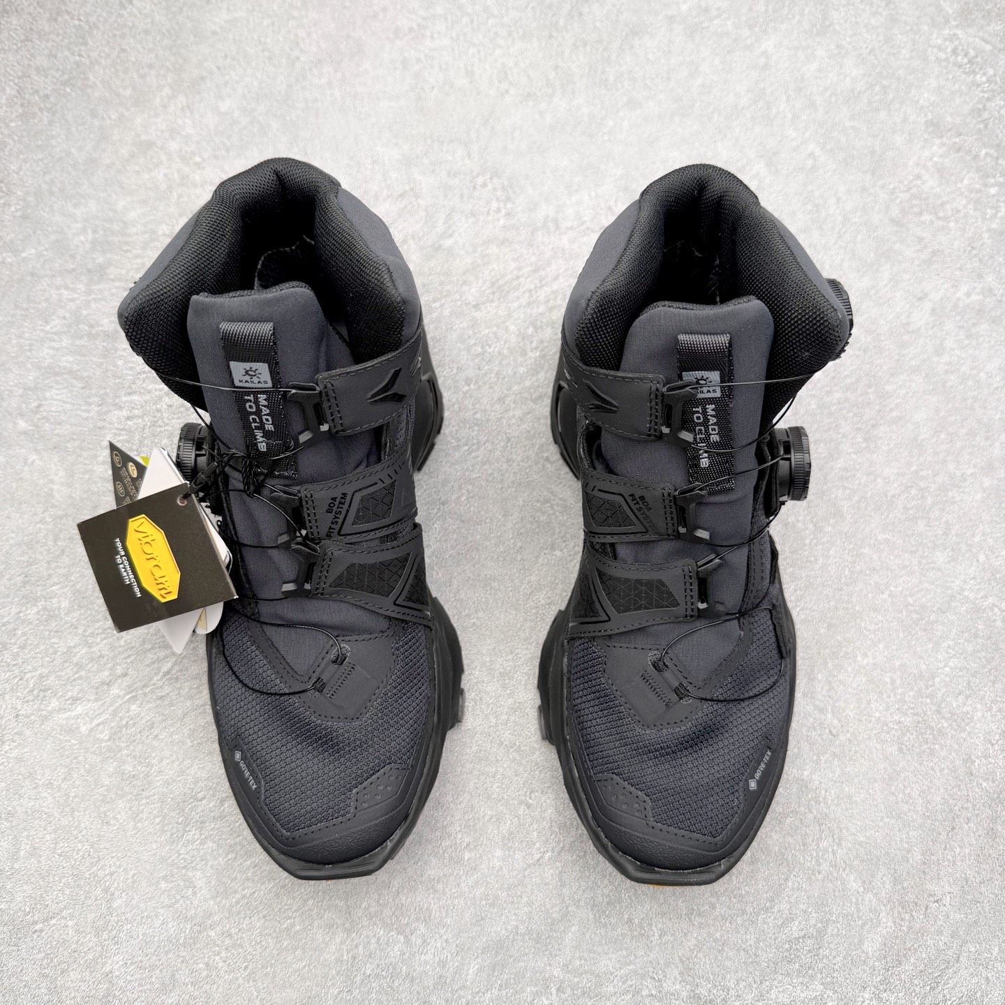 图片[2]-＃K版 KAILAS YAN GTX HIGH 凯乐石运动户外舒适时尚防滑防水透气高帮登山徒步鞋 KAILAS凯乐石品牌是全球三大全系攀登品牌之一，于2003年创立于中国广州，致力于为有攀登梦想的户外运动员及爱好者，研发制造功能性专业装备，满足他们在极限环境下安全舒适的需求，凯乐石专注于科技面料的开发及专业功能设计，产品线覆盖登山、攀岩、徒步、越野跑山、露营、旅行等多项户外运动，通过运动员的测试反馈，不断进化迭代，产品荣获国内外大奖71座，发明专利21个，更突破性的自主研发攀登器械，打造出中国的攀登硬实力。实拍调校N版已经零色差零失真 百分百还原实物色彩所见即所得 不存在货不对板色差等低级问题 选购参考实物拍摄 不混卖不参货 只用心做好货严格选品 承诺混一赔十 尺码：36 36.5 37.5 38 38.5 39 40 40.5 41 42 42.5 43 44 44.5 45-选品中心