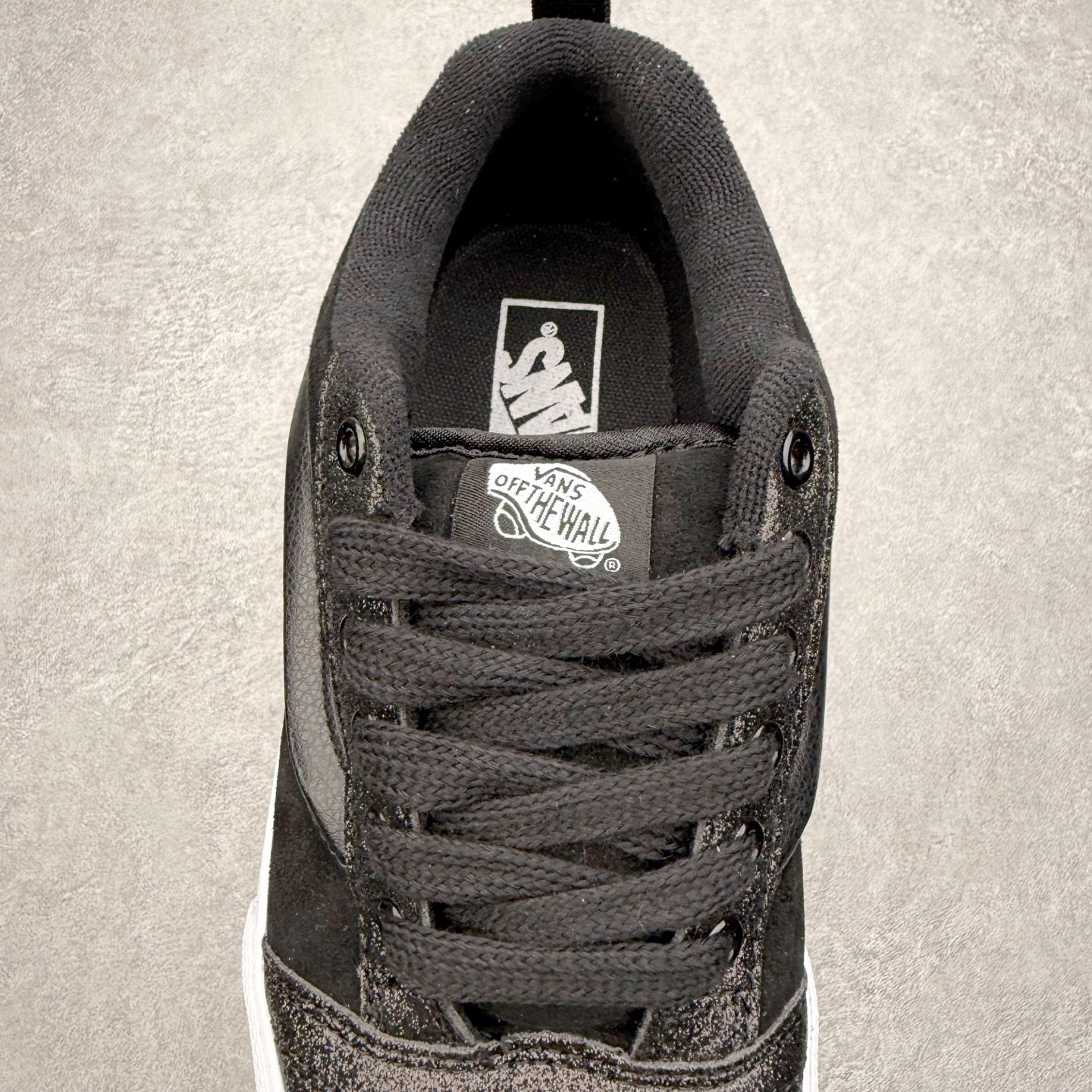 图片[5]-Vans Knu Skool 复古纹理抽绳 官方新款 经典肥胖版大Logo麂皮拼接黑色珠光亮面材质面包鞋 货号：VN000VB4CJK 尺码：35 36 36.5 37 38 38.5 39 40 40.5 41 42 42.5 43 44 45-选品中心