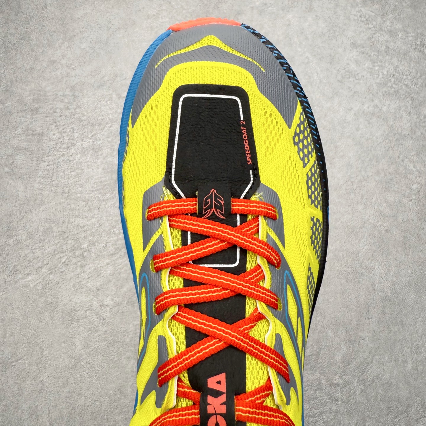 图片[4]-HOKA ONE ONE SPEEDGOAT 2 舒适百搭低帮 越野跑步鞋 男女同款 HOKA ONE ONE是来自美国的跑步鞋知名品牌，创立于2009年，始终致力于为所有跑者提供更新、更好的跑步装备。相比常规跑鞋，HOKA ONE ONE特别研发使用性能独特的几何形跑鞋中底，此种鞋底更厚、更高、回弹性也更好，除了卓越的缓冲性能，它还能为各种阶段的跑者带来更具动感、更加稳定的跑步体验。HOKAONE ONE从设计之初就清楚意识到，要保证跑者步幅的均匀一致，双脚自然而然的运动至关重要。尺码：36 36.5 37.5 38 39 40 40.5 41 42 42.5 43 44 45-选品中心